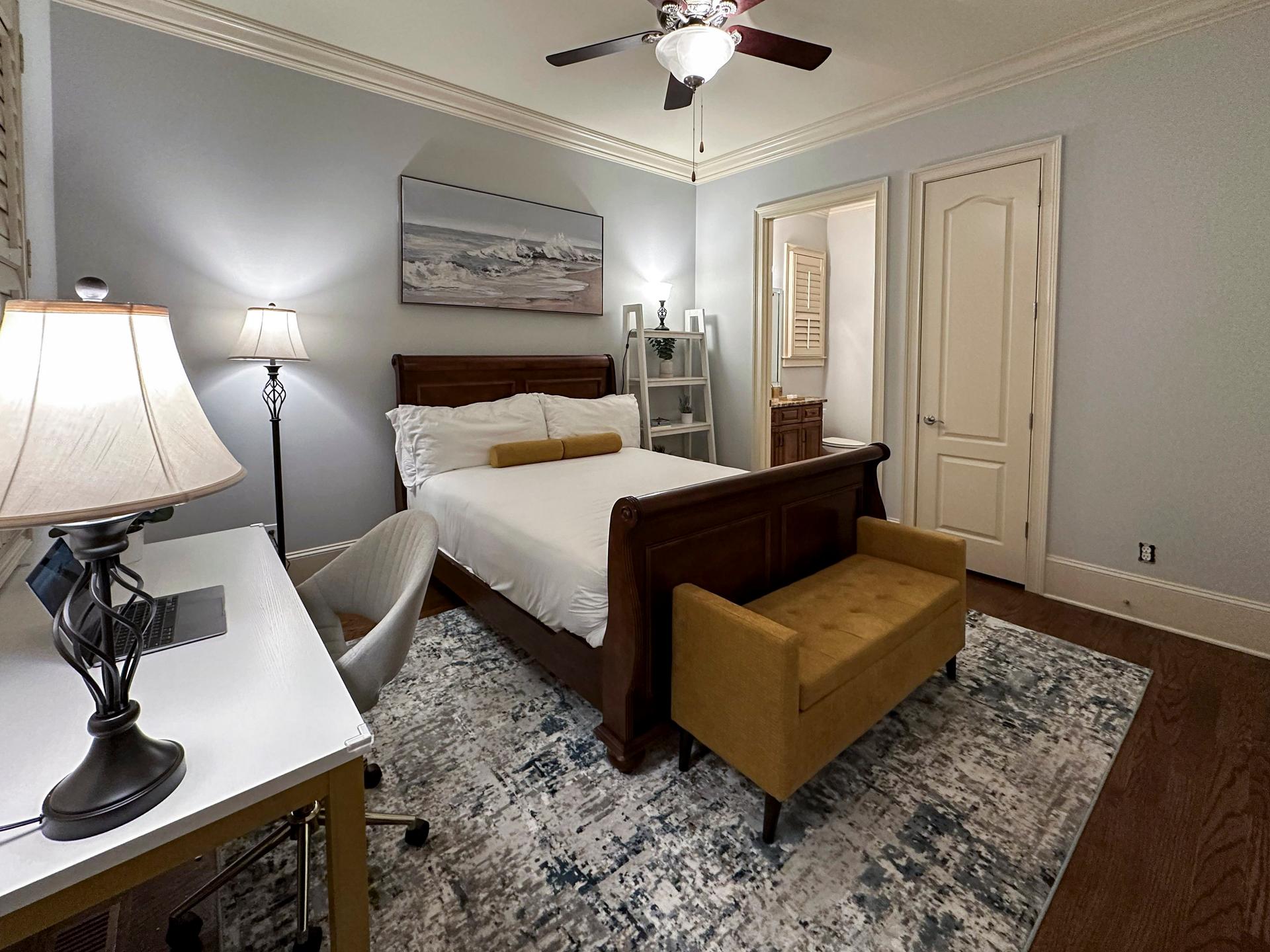 bedroom, detected:ceiling fan, bed