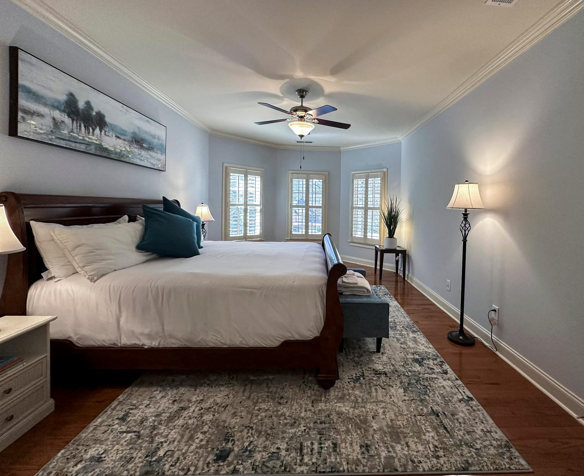 bedroom, detected:ceiling fan, bed, window blind