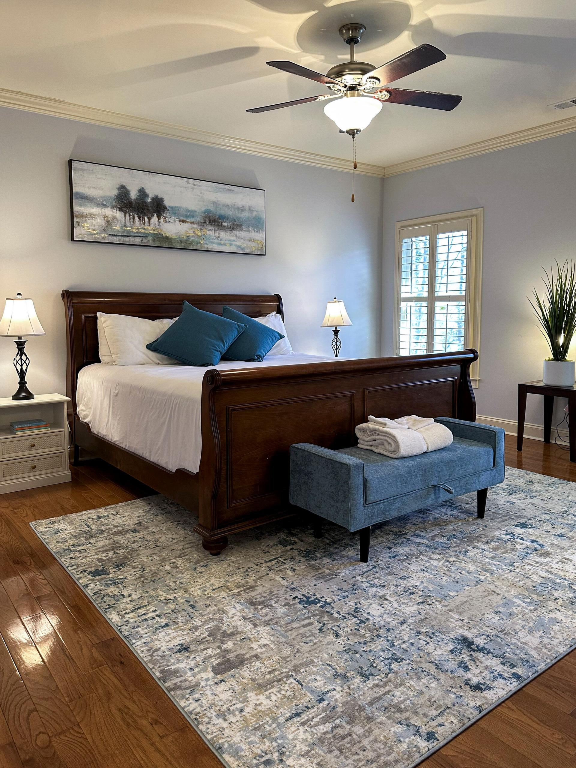 bedroom, detected:ceiling fan, window blind, bed
