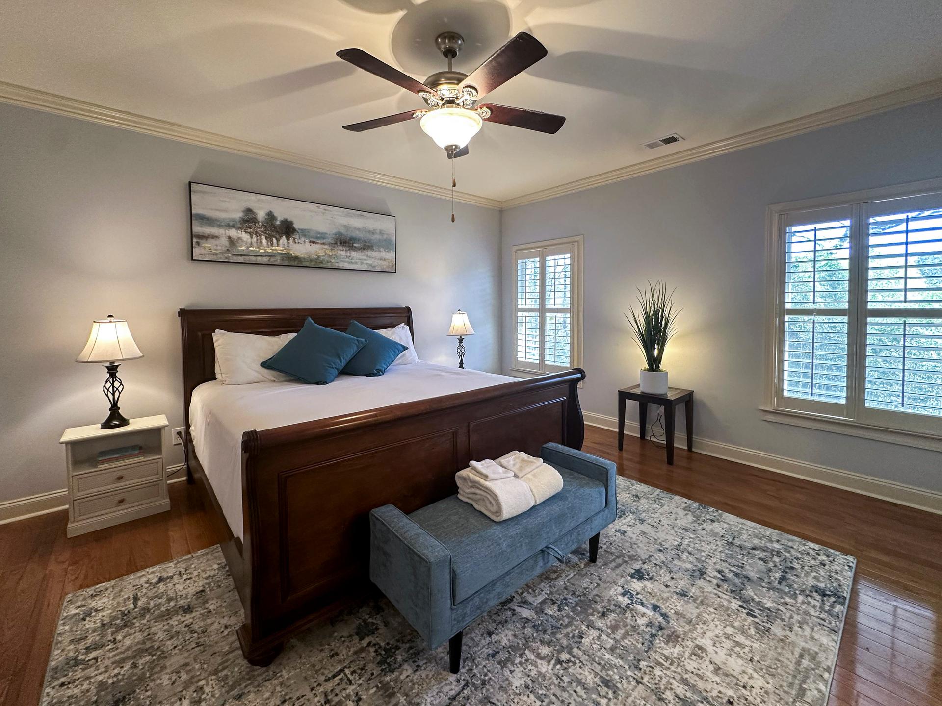 bedroom, detected:ceiling fan, window blind, bed