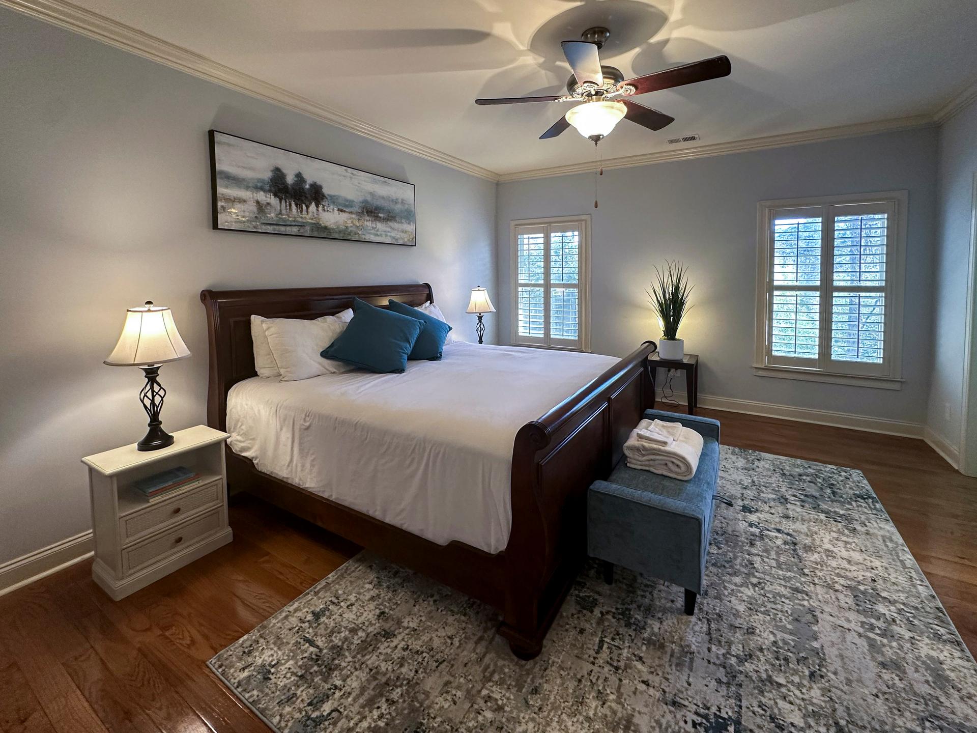 bedroom, detected:ceiling fan, bed, window blind