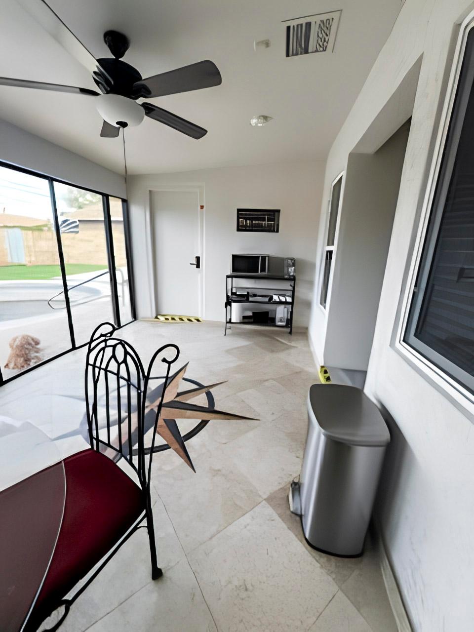 living_room, detected:ceiling fan