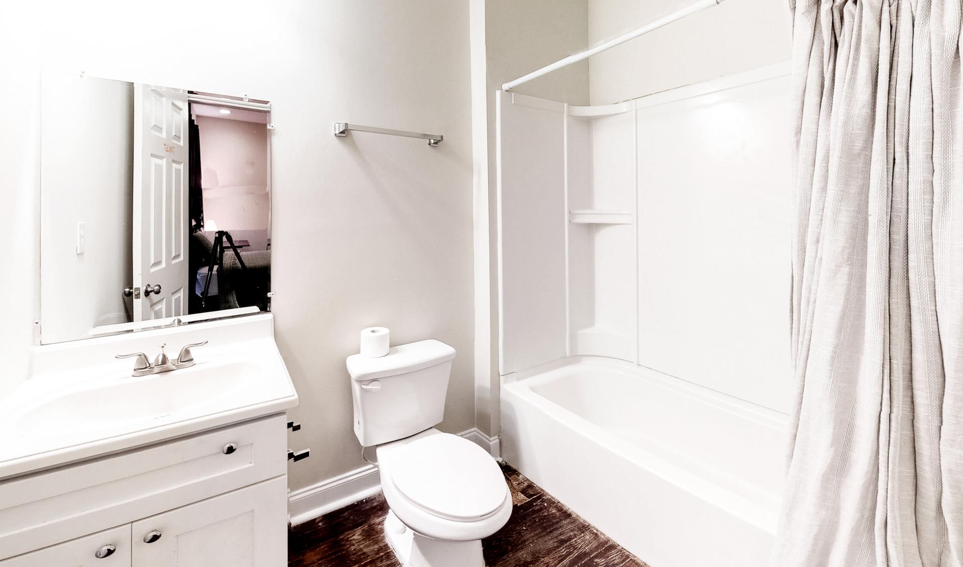 Bathroom(s)