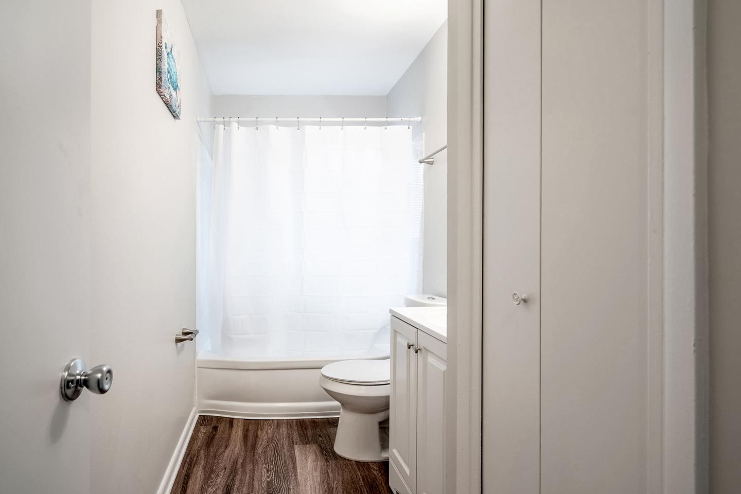 Bathroom(s)