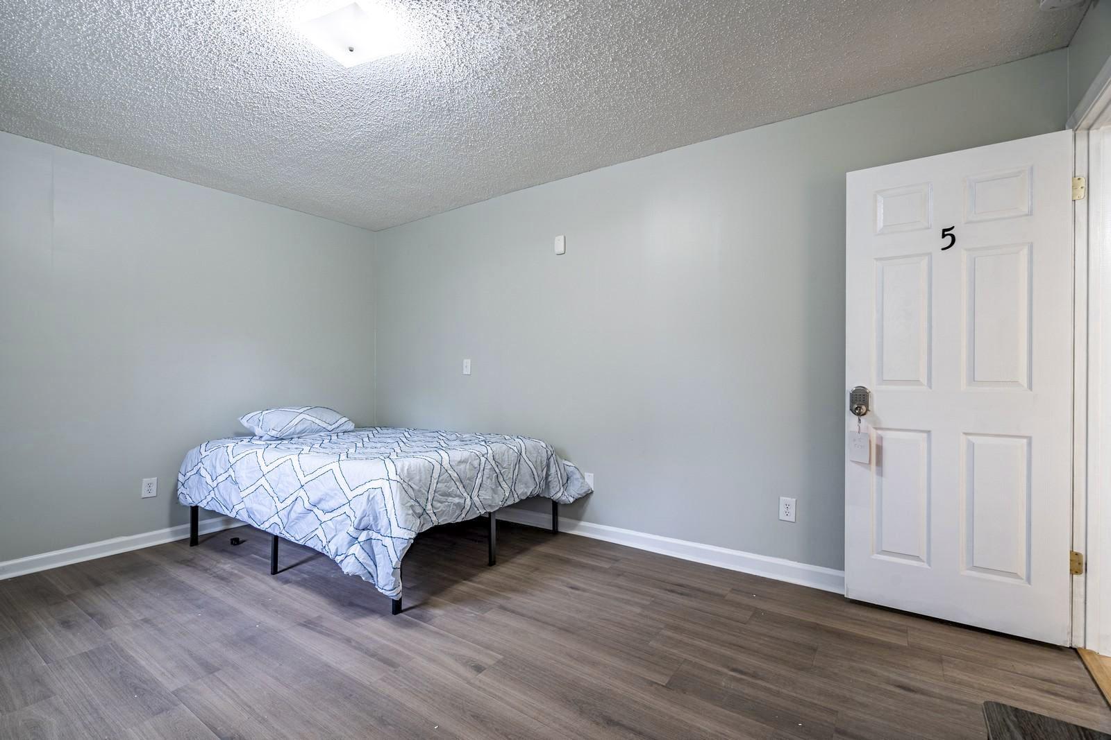 bedroom, detected:bed