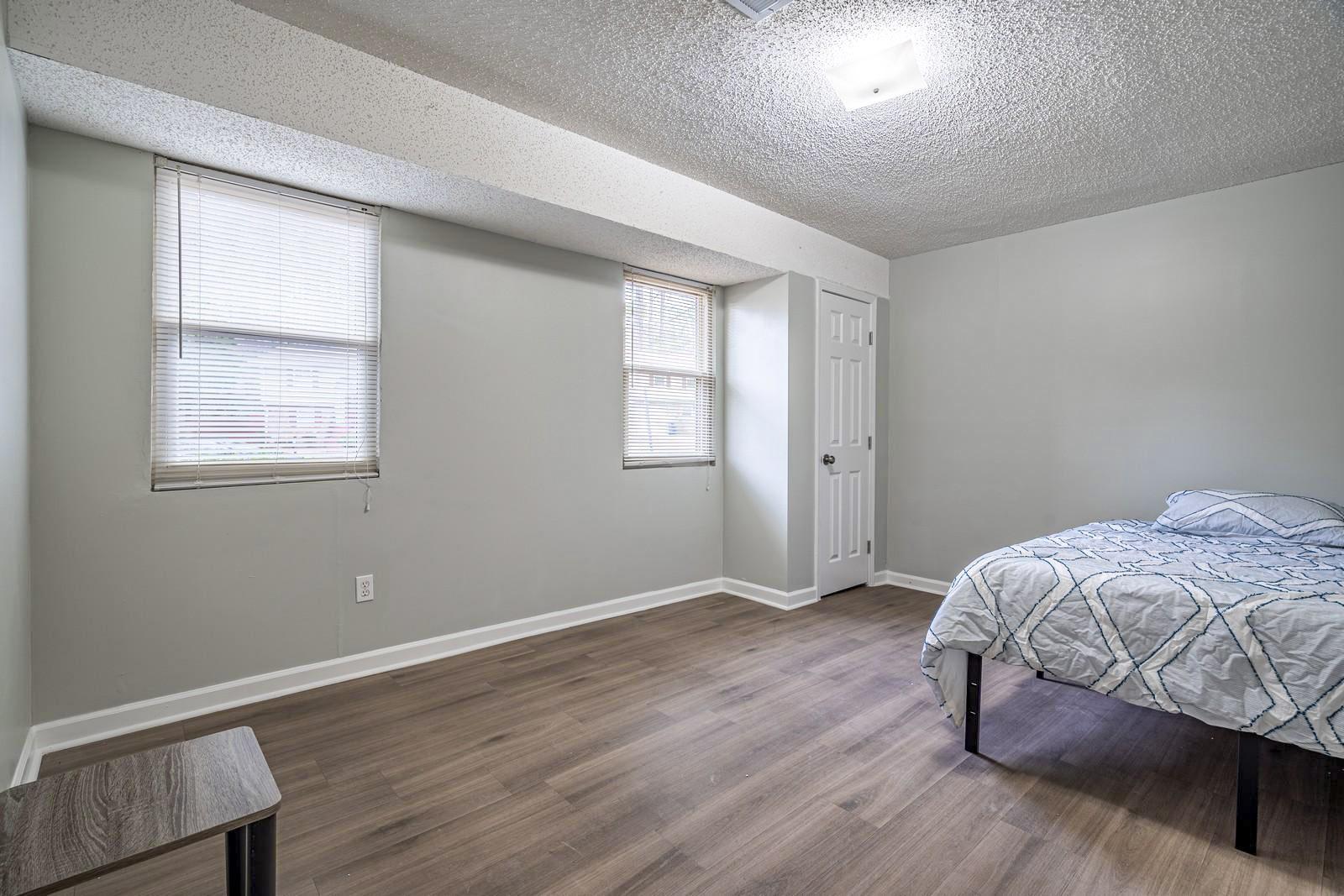 bedroom, detected:window blind, bed