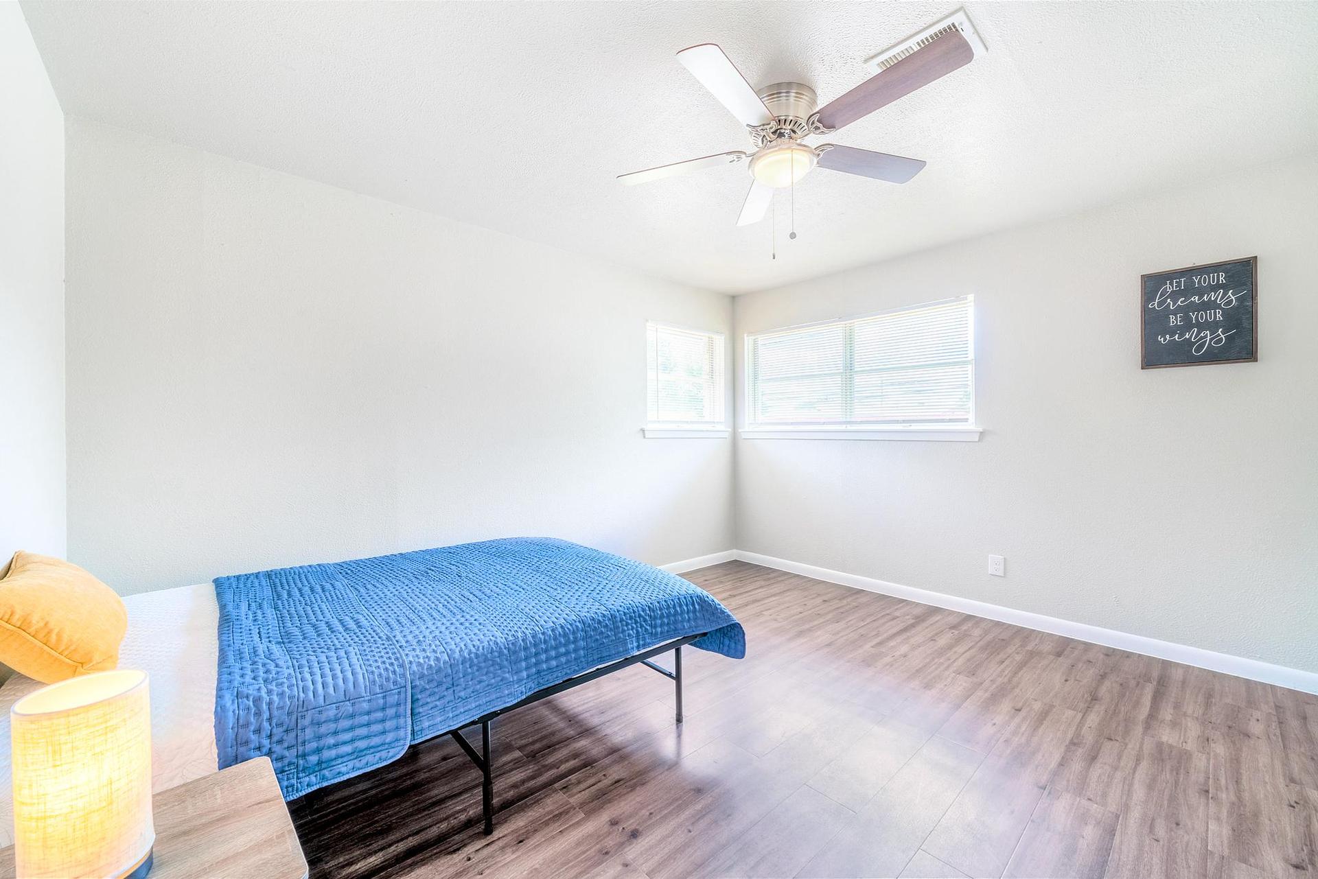 bedroom, detected: bed, fan