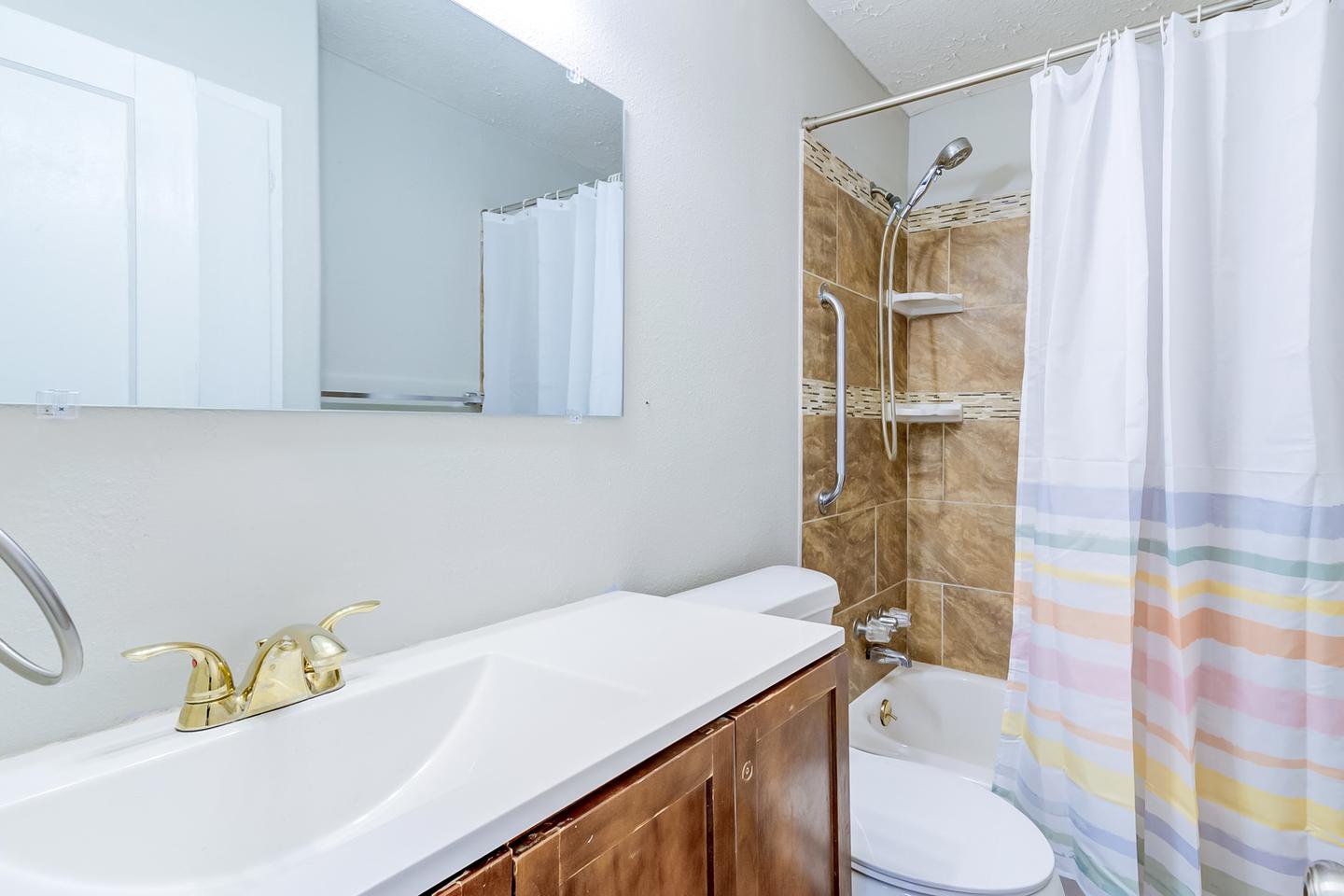 Bathroom(s)