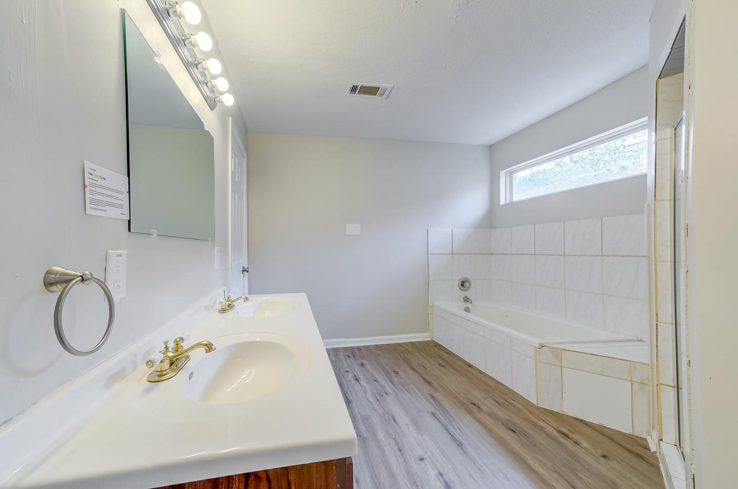 Bathroom(s)