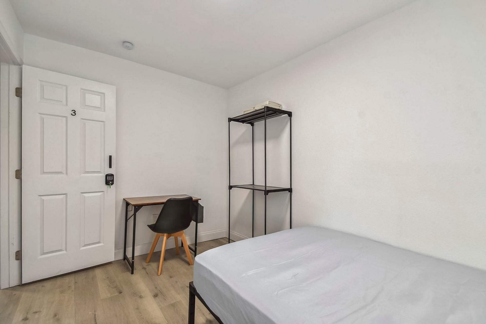 bedroom, detected:bed