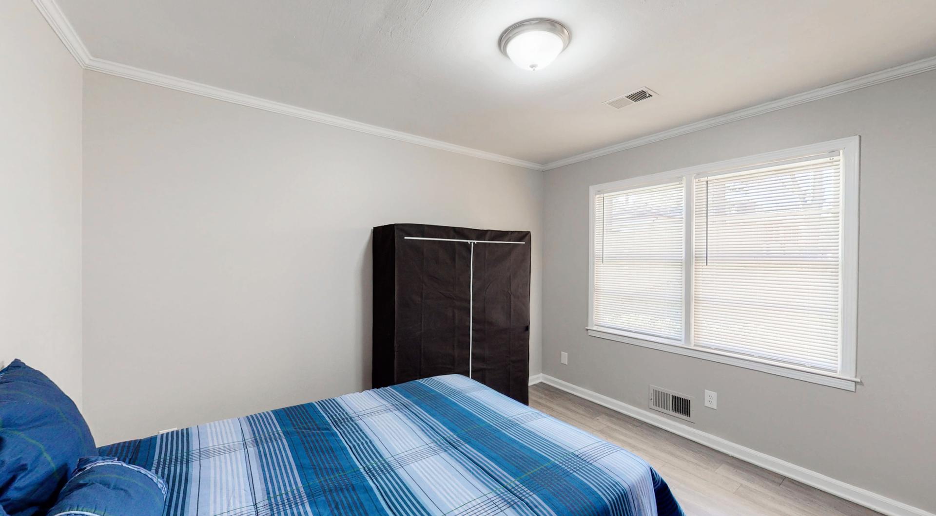 Full size bed.