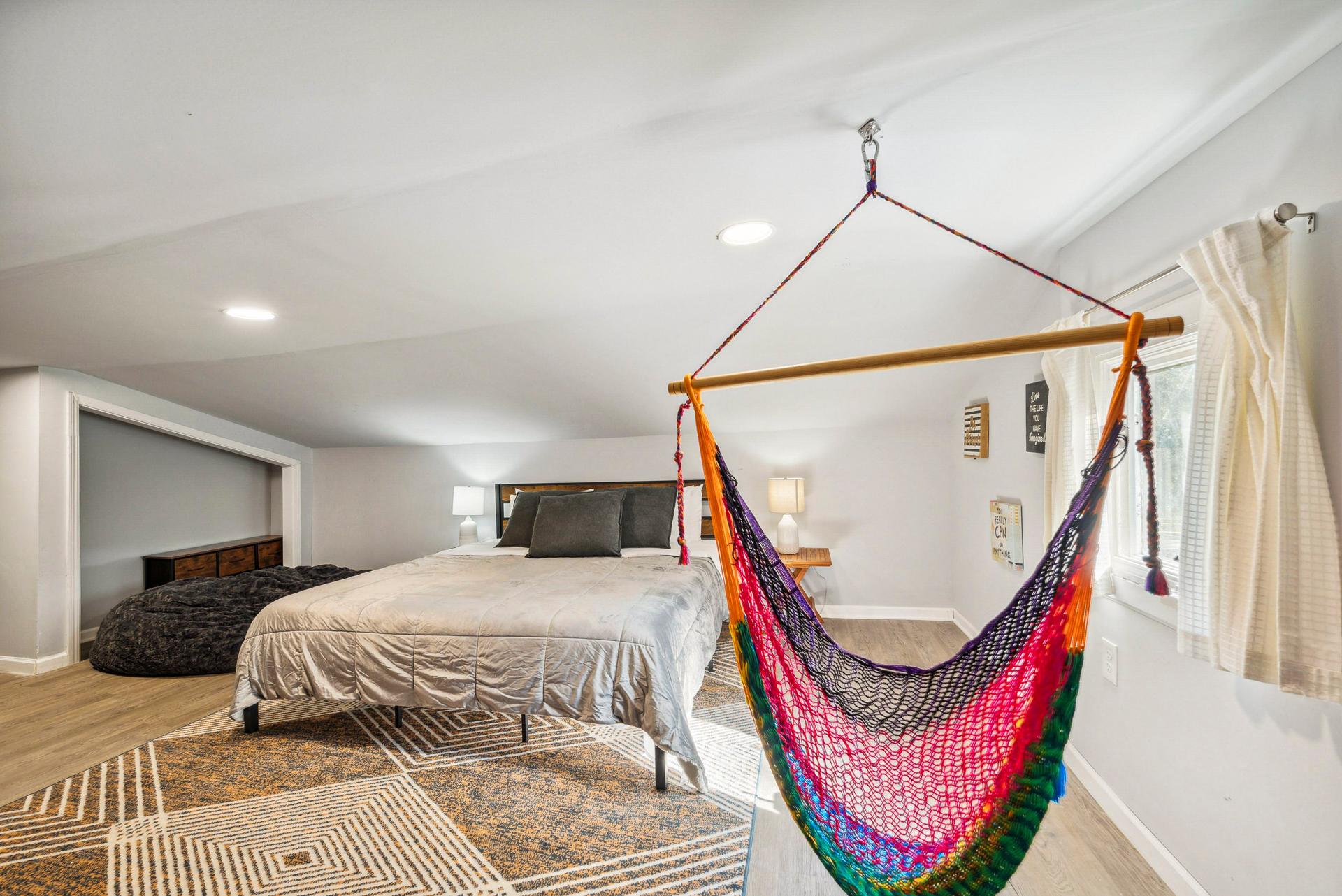 bedroom, detected:bed