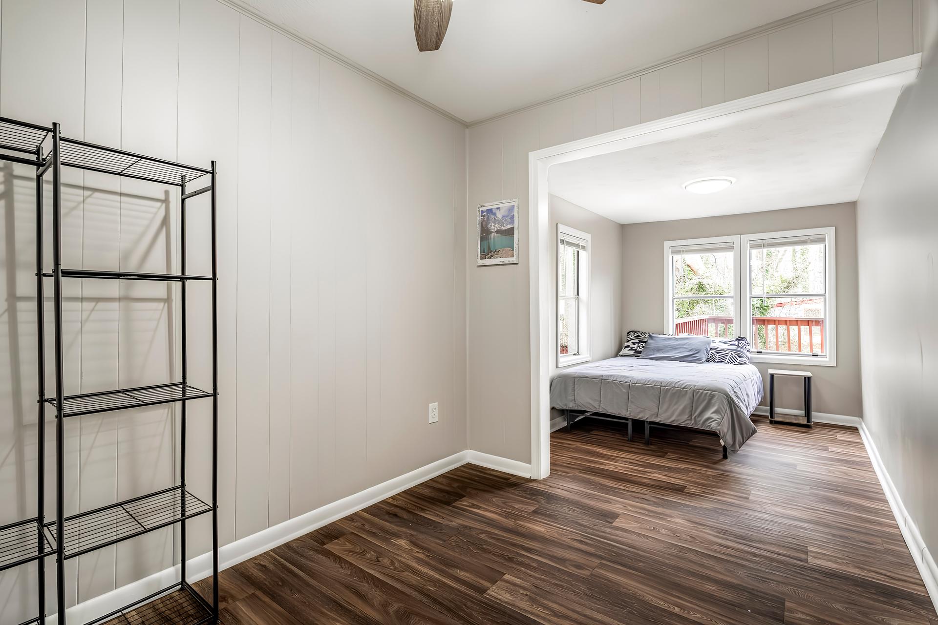 bedroom, detected:ceiling fan, bed, window blind