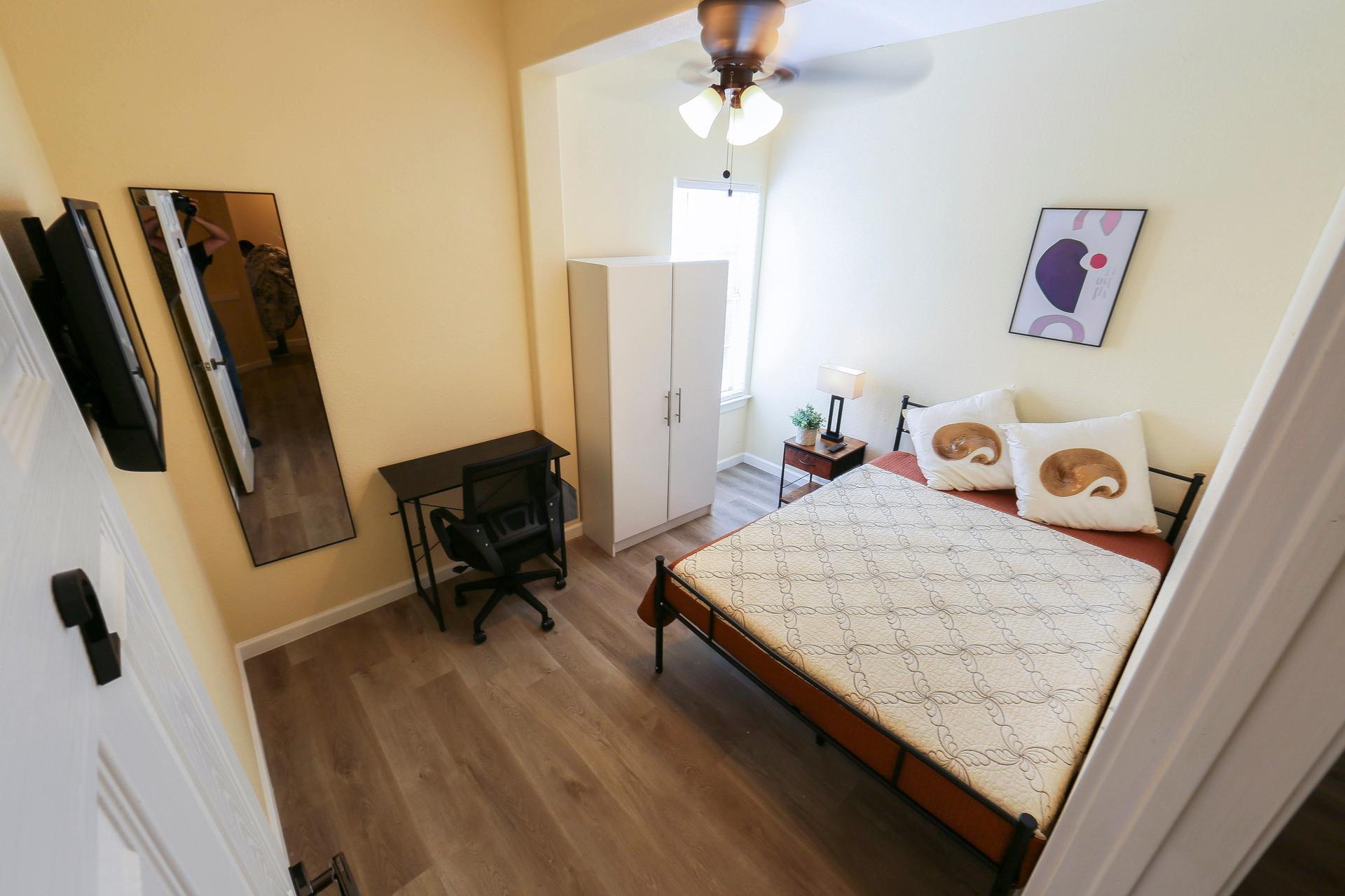 bedroom, detected:bed