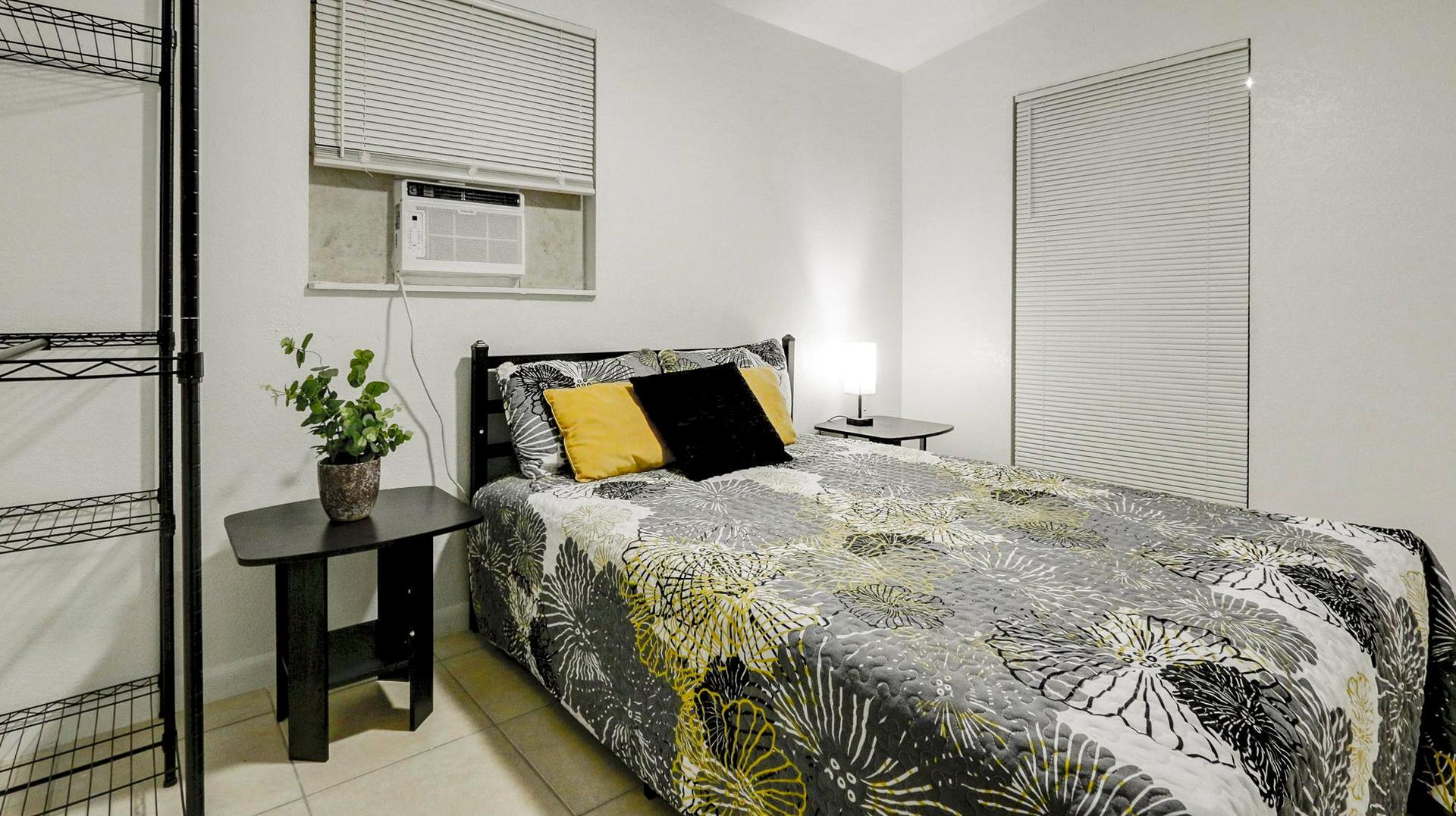 bedroom, detected:bed, window blind