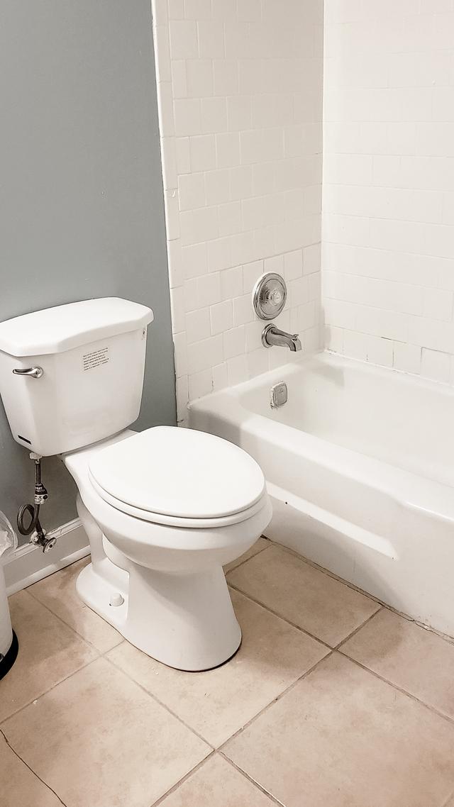 Bathroom(s)
