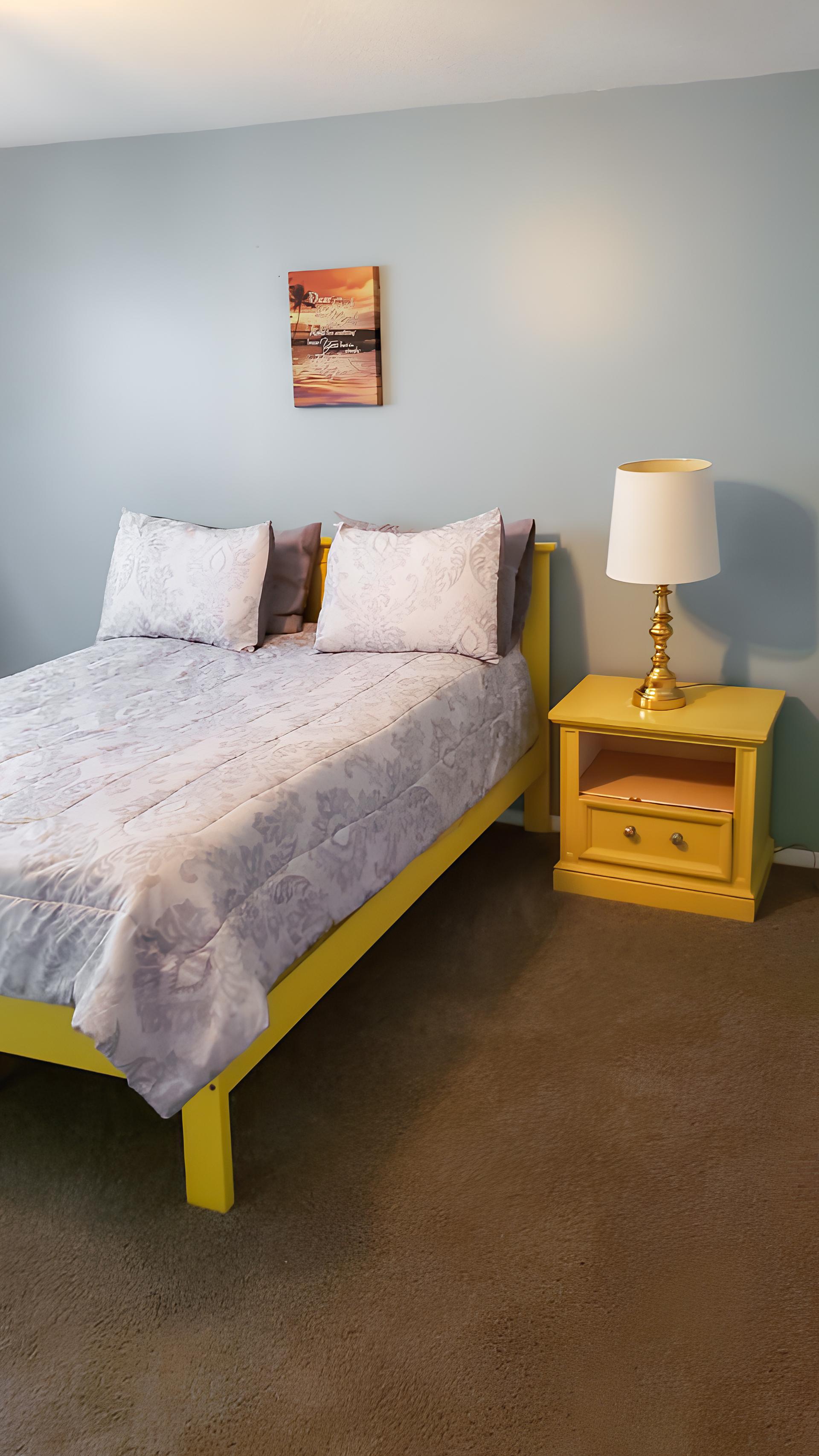 bedroom, detected: hardwood, bed