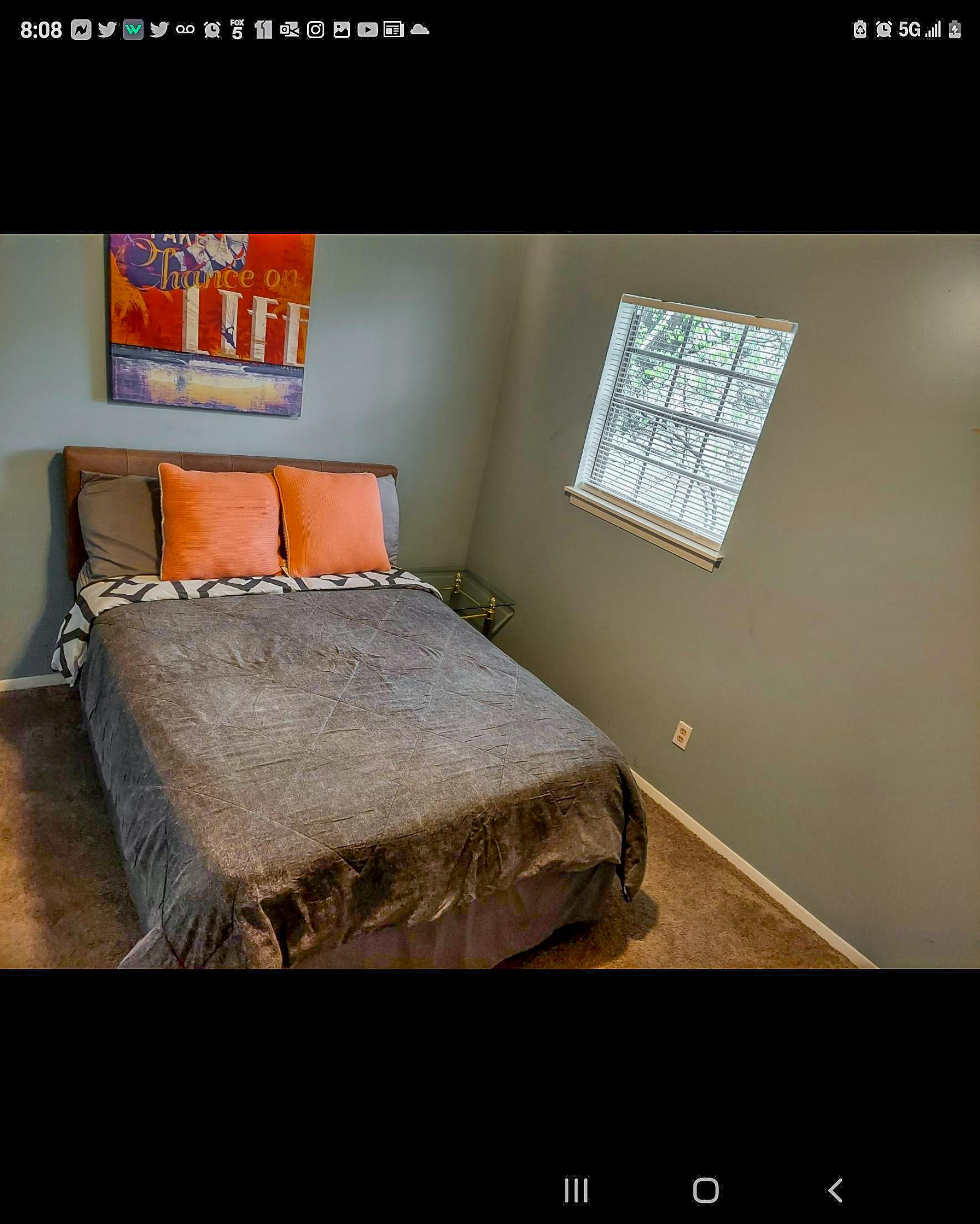 bedroom, detected: hardwood, bed