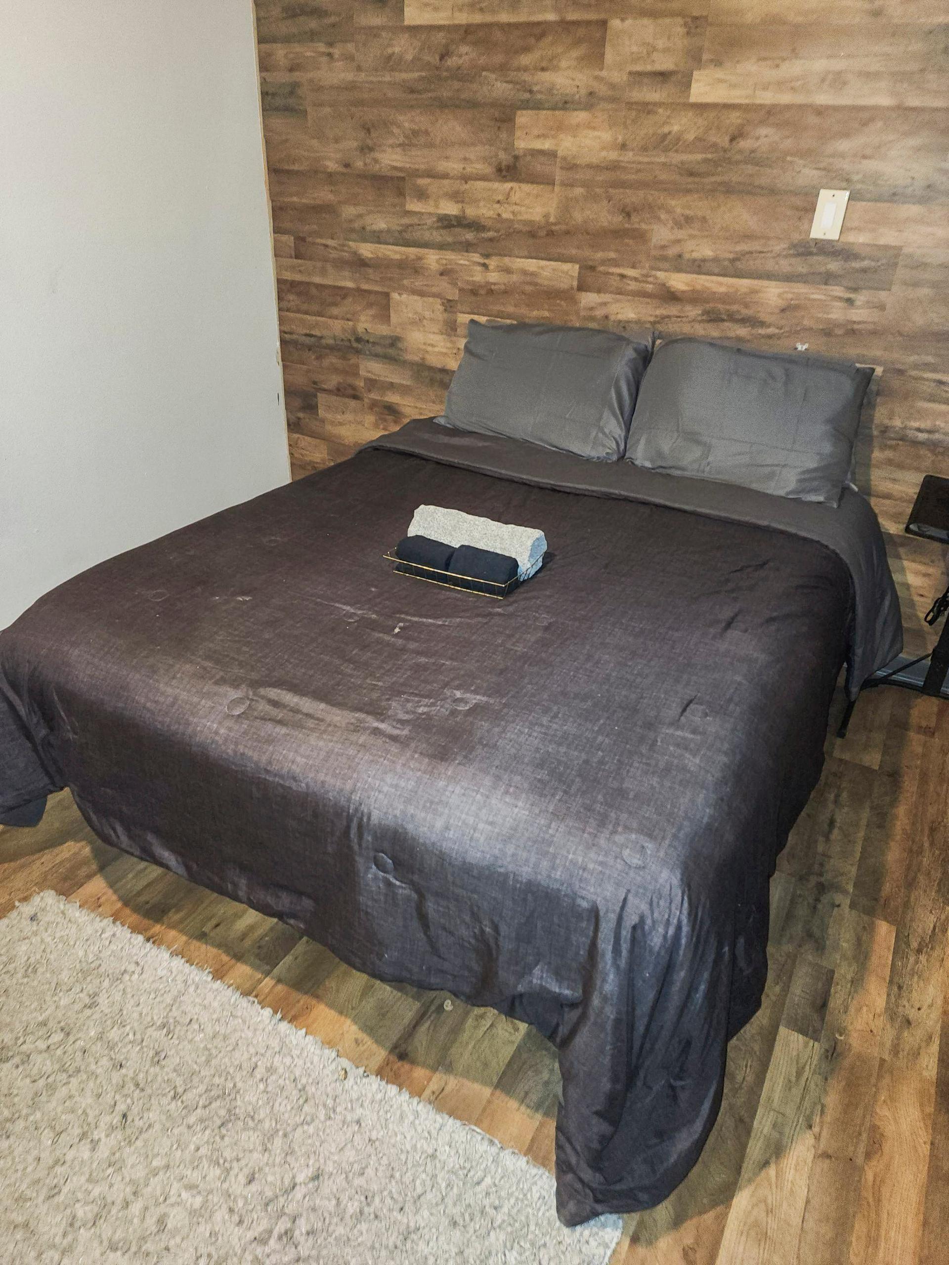 bedroom, detected:bed