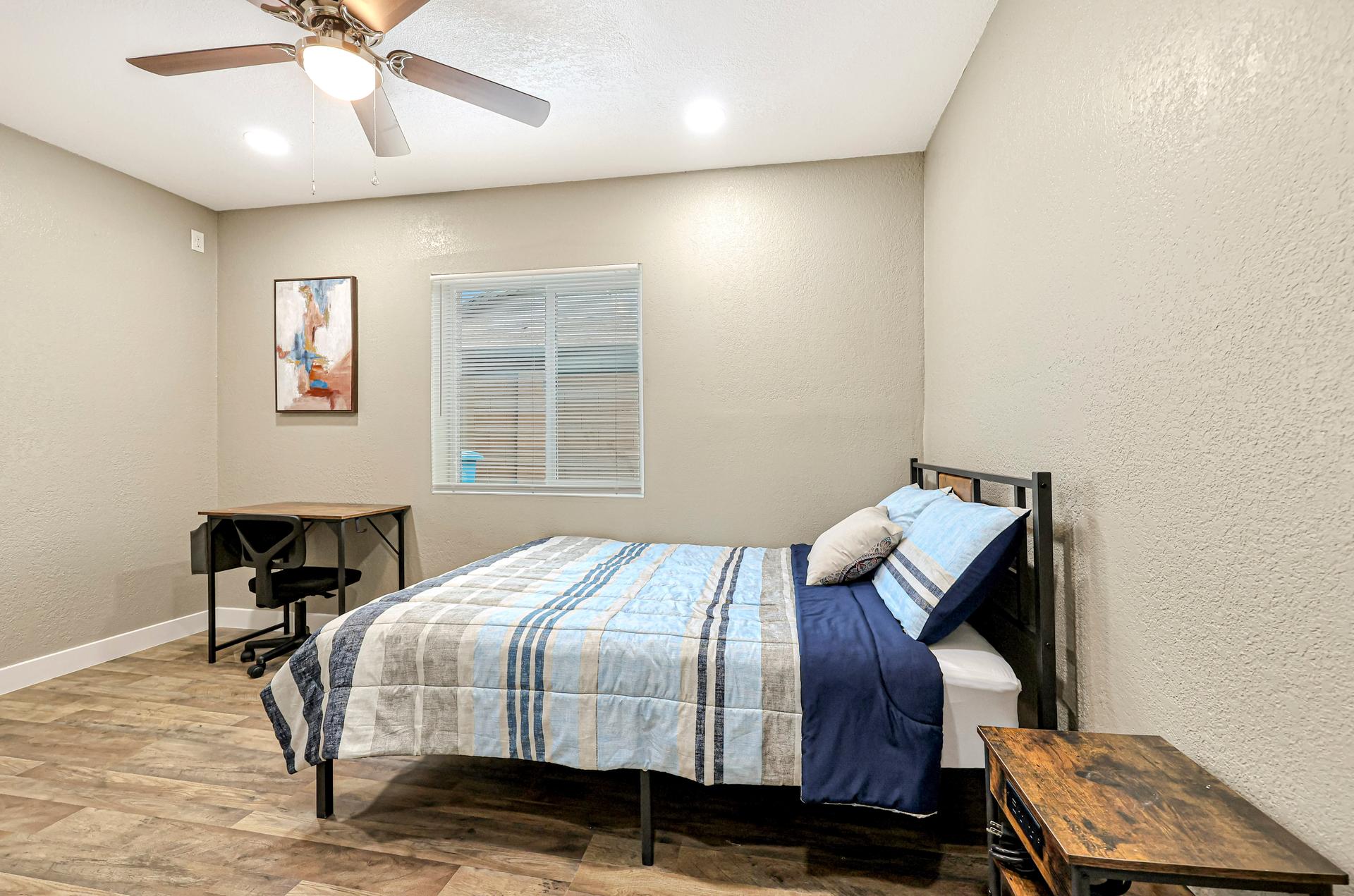 bedroom, detected:ceiling fan, window blind, bed