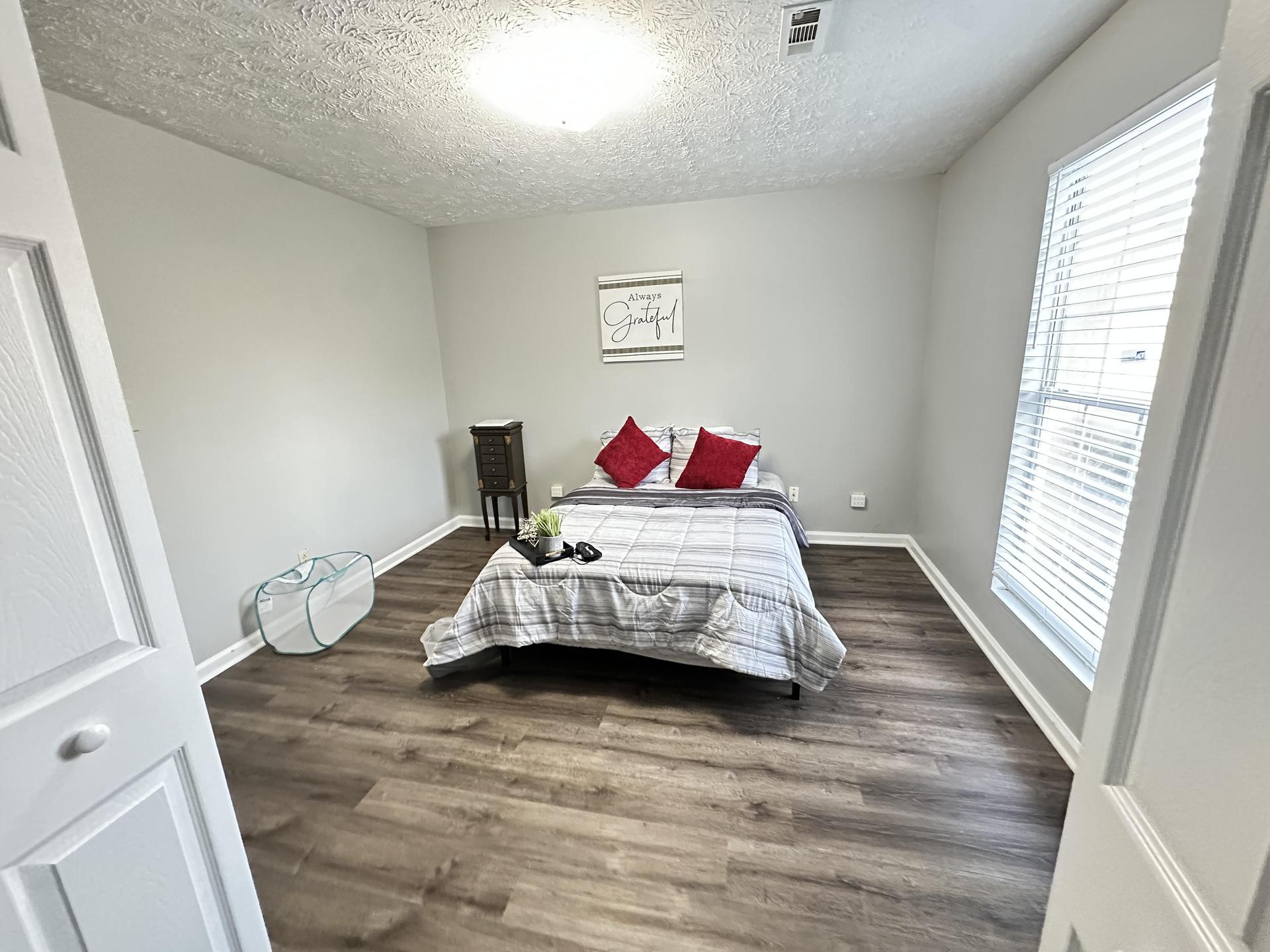 privacy, gorgeous brand new floorsspace and natural lighting