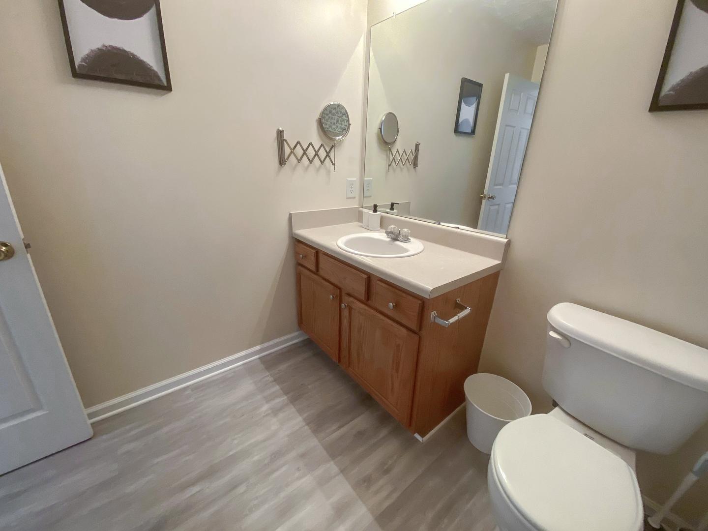 Bathroom(s)