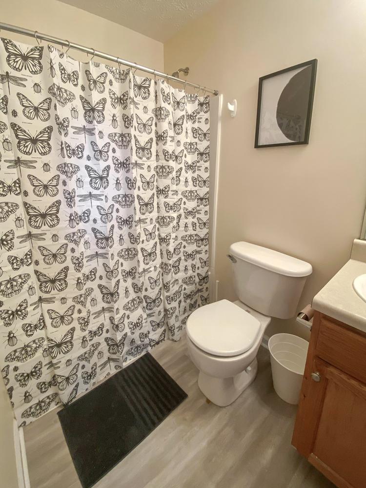 Bathroom(s)