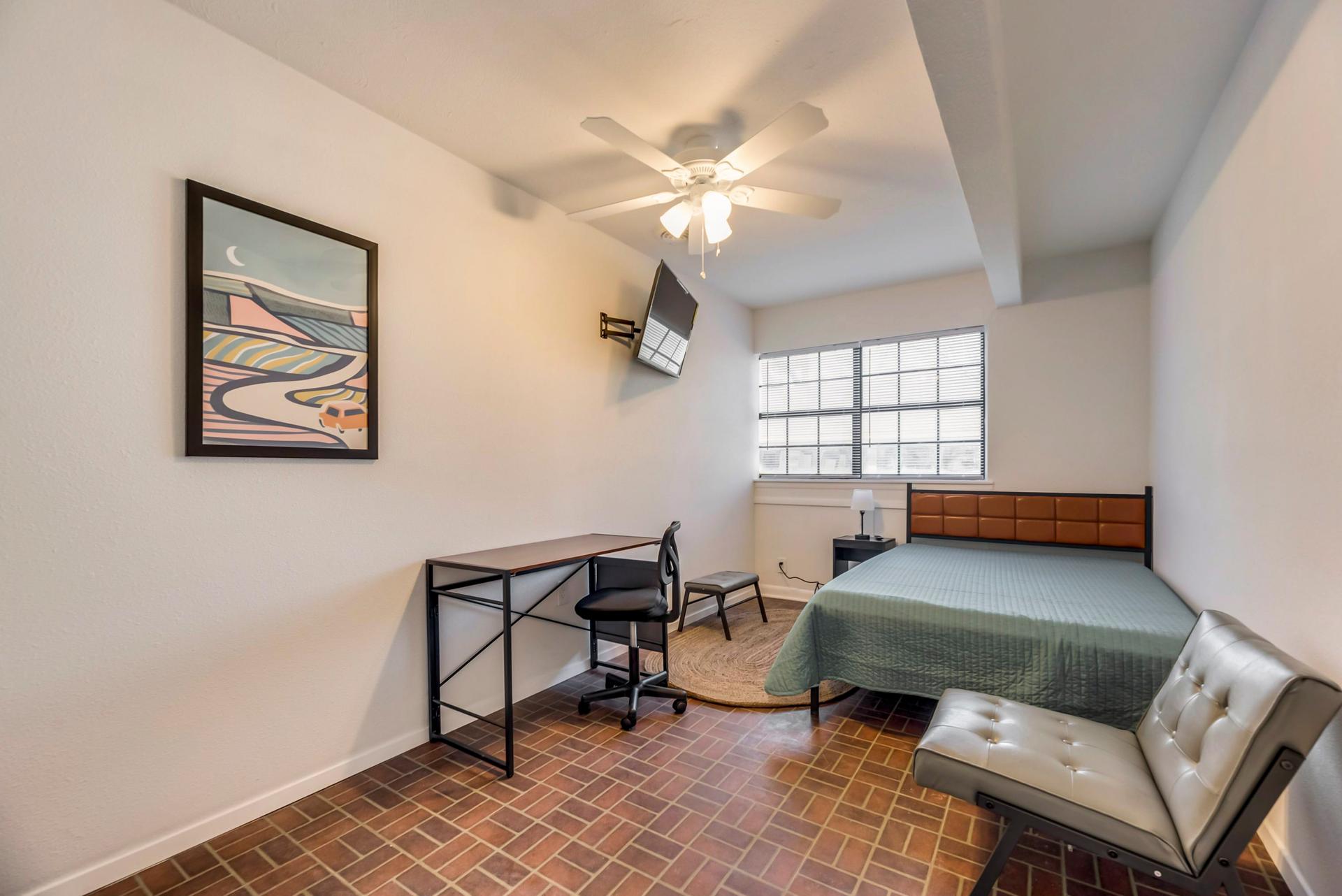 living_room, detected:ceiling fan, window blind