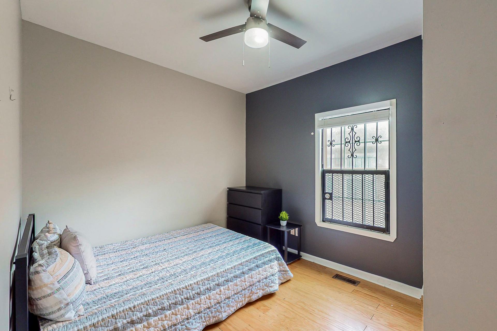 bedroom, detected:ceiling fan, bed