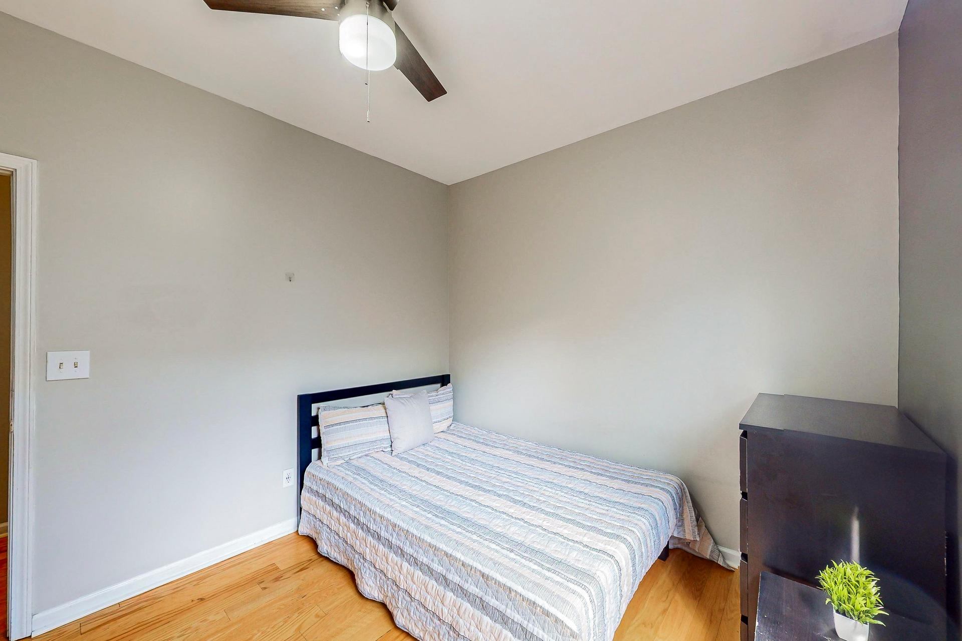 bedroom, detected:ceiling fan, bed