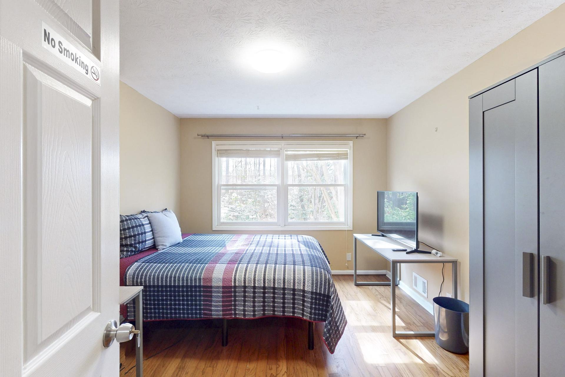 bedroom, detected:bed, window blind