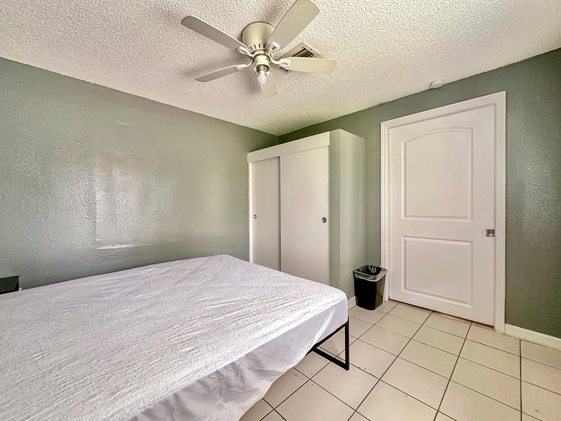 bedroom, detected:ceiling fan, bed