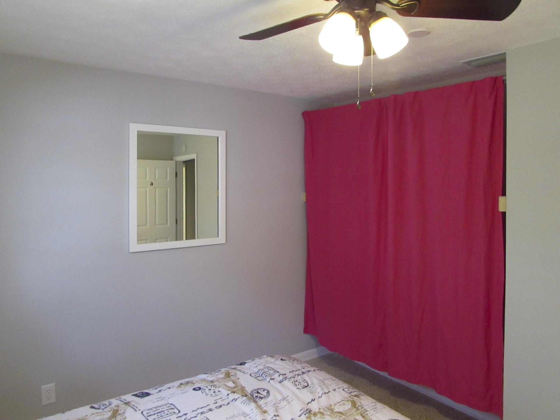 bedroom, detected:ceiling fan, window blind, bed