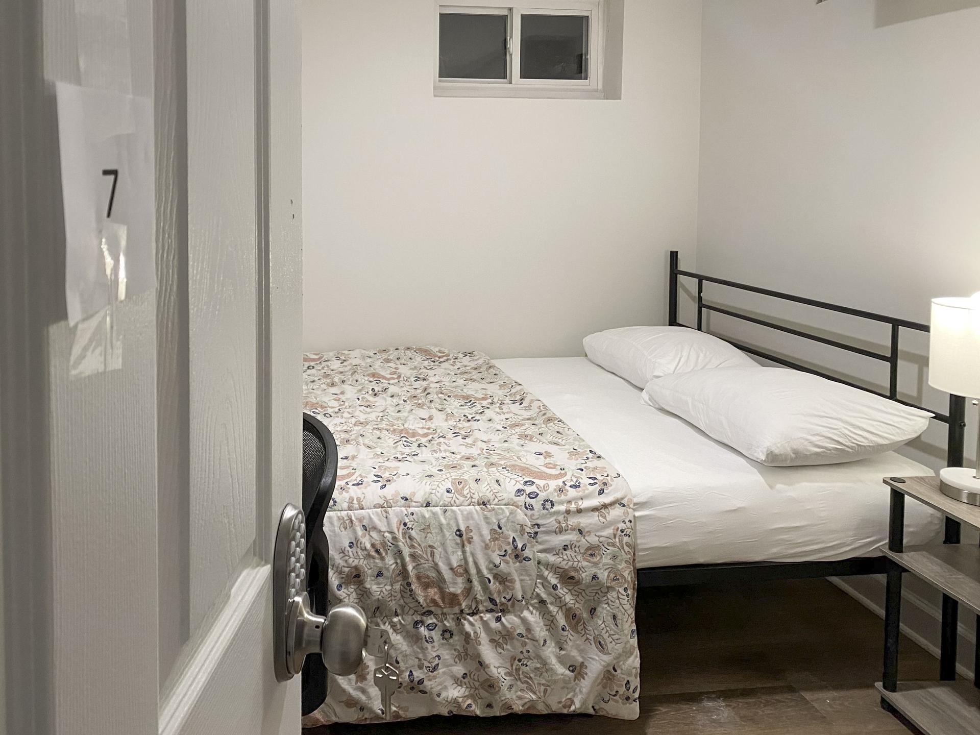 bedroom, detected:bed