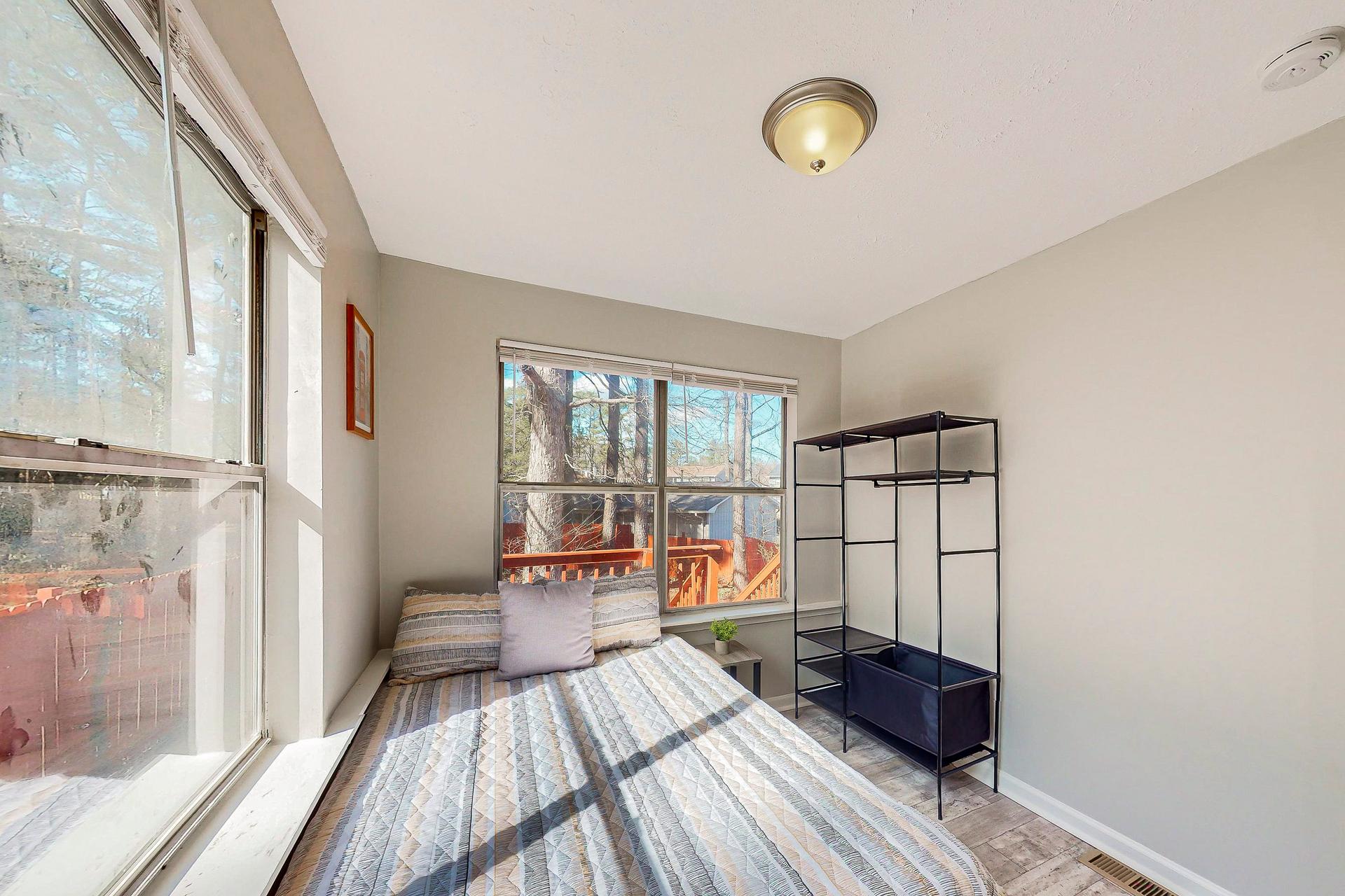 bedroom, detected:bed, window blind