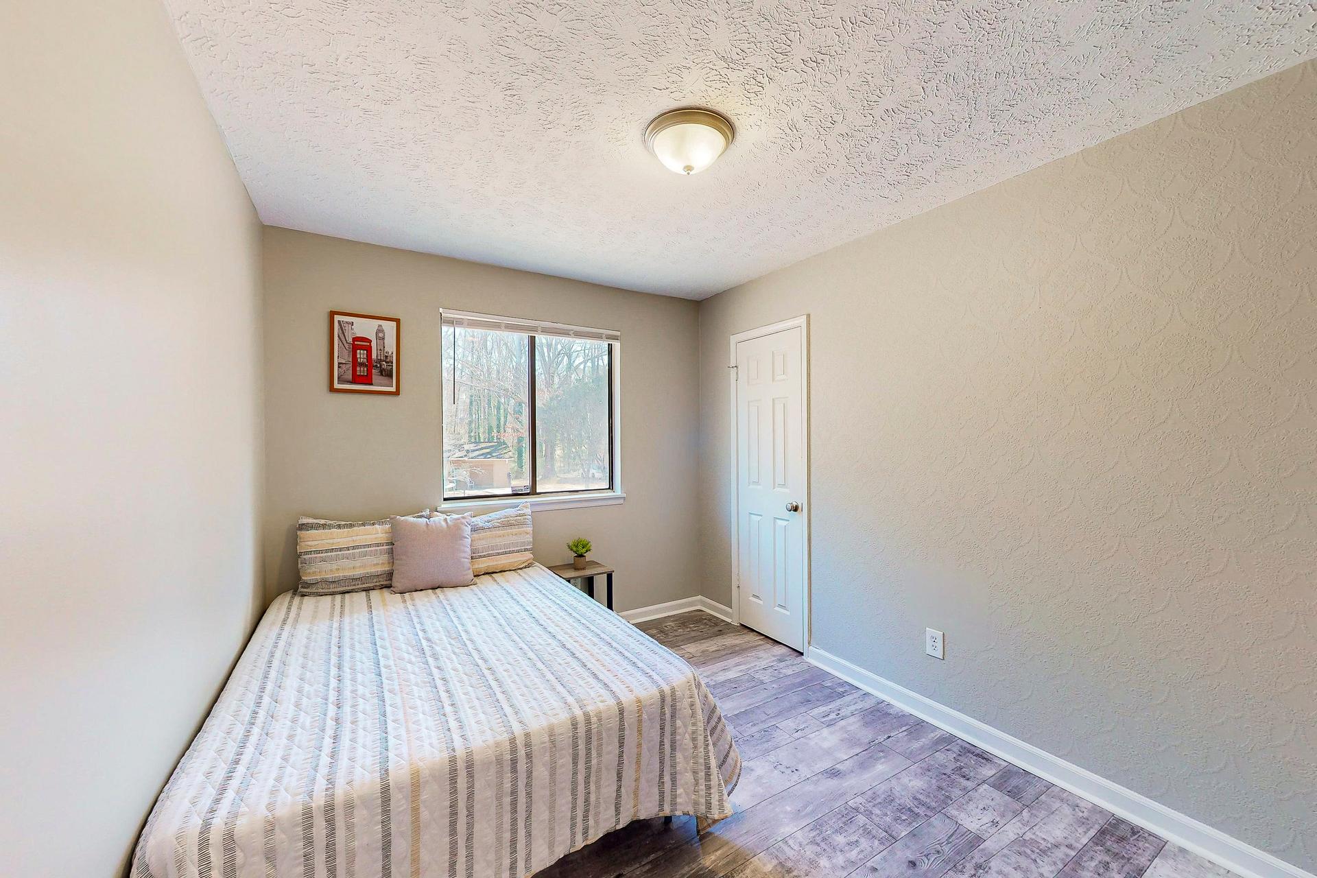 bedroom, detected:bed, window blind