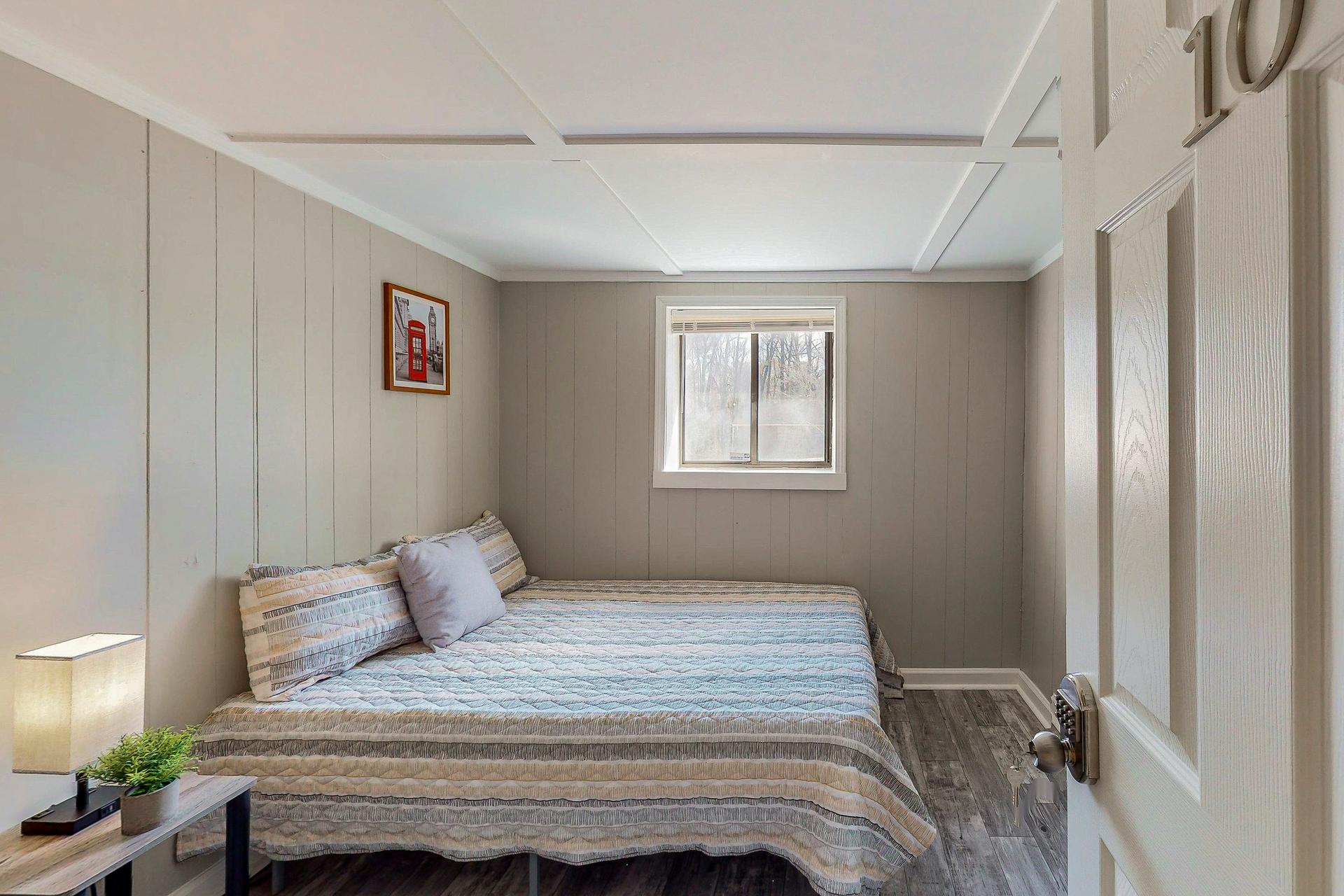 bedroom, detected:bed