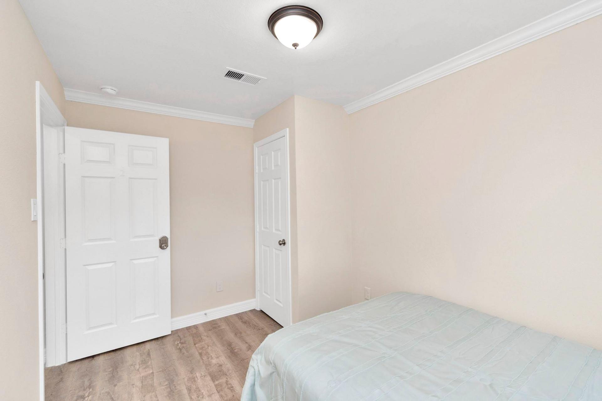 bedroom, detected:bed