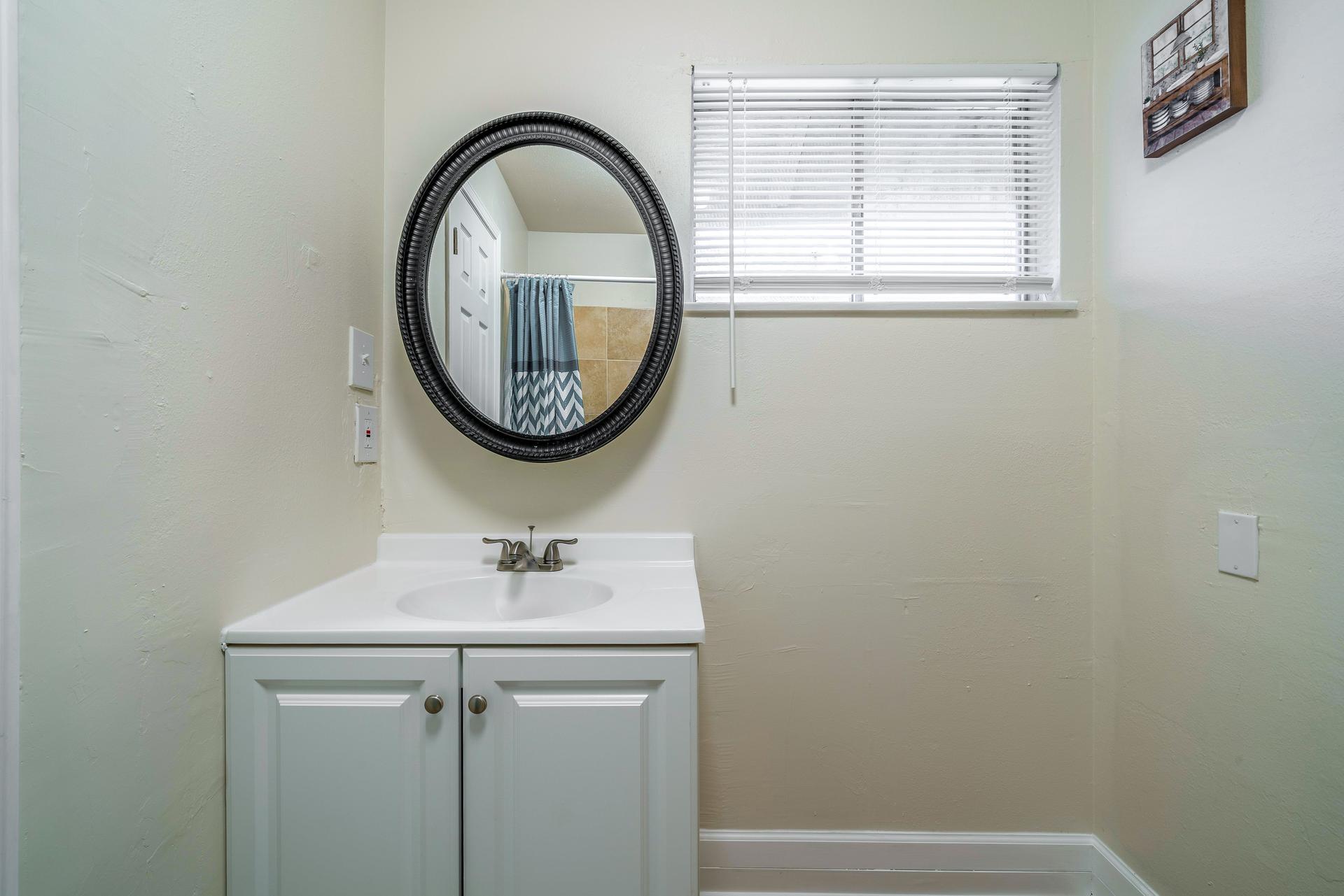 bathroom, detected: window blind