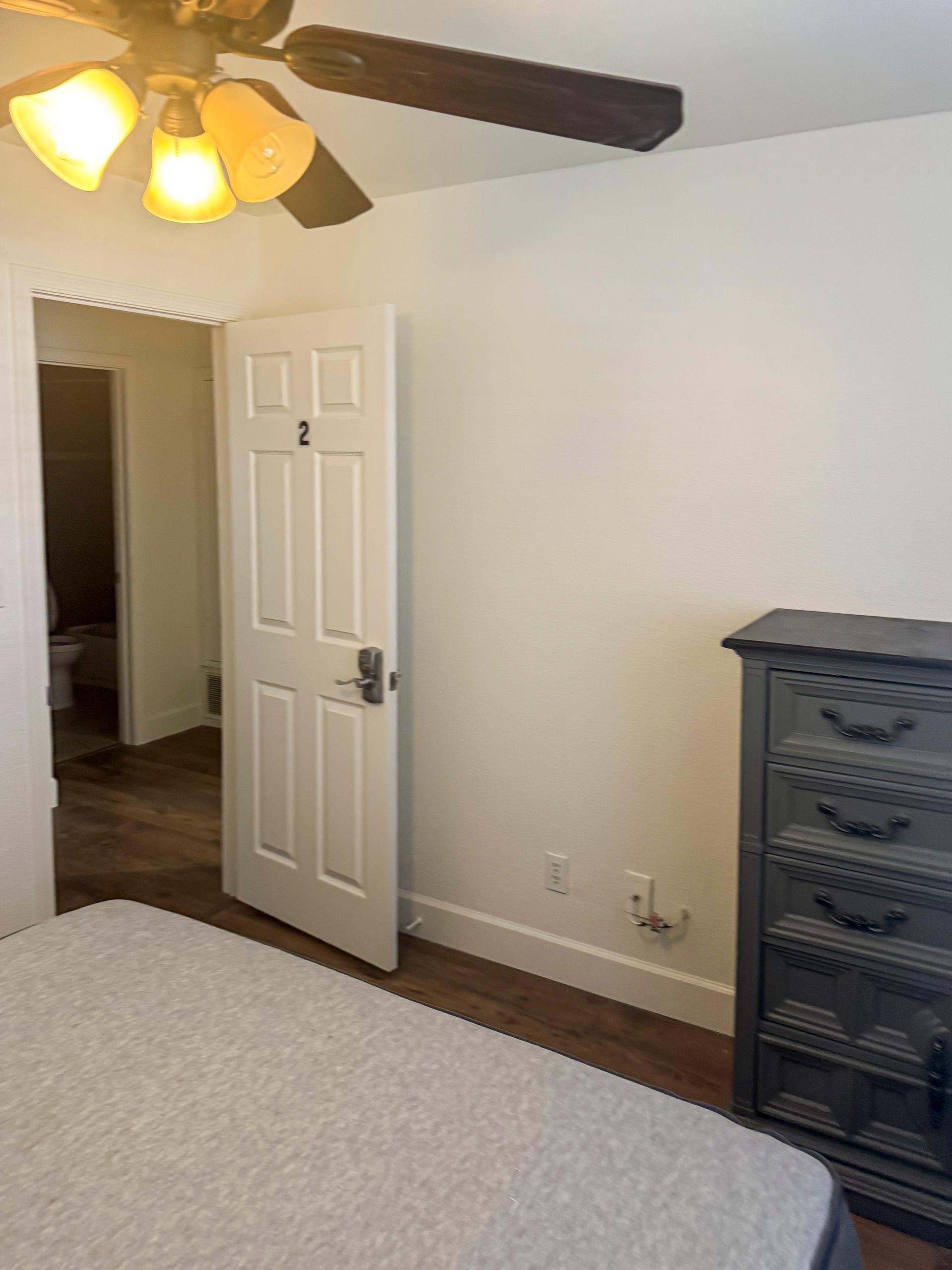 bedroom, detected:ceiling fan, bed