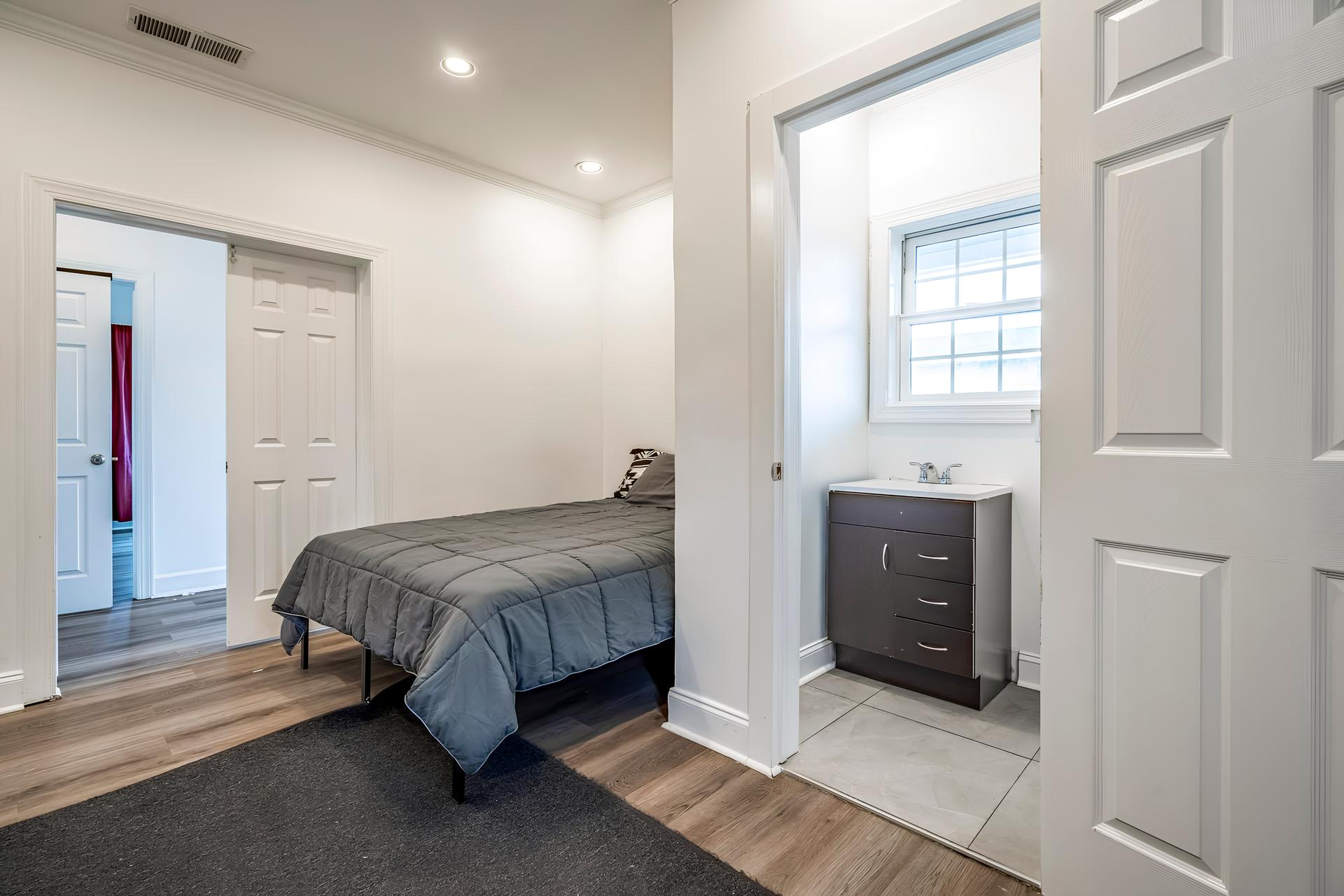 bedroom, detected:bed