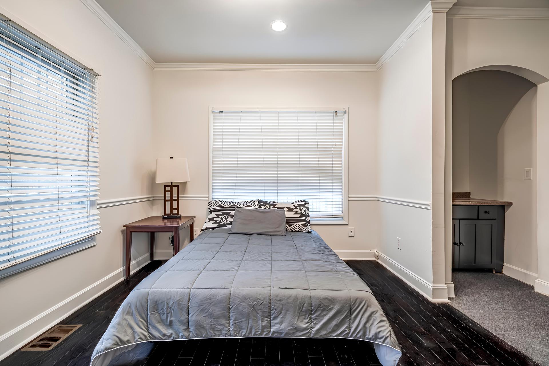 bedroom, detected:window blind, bed
