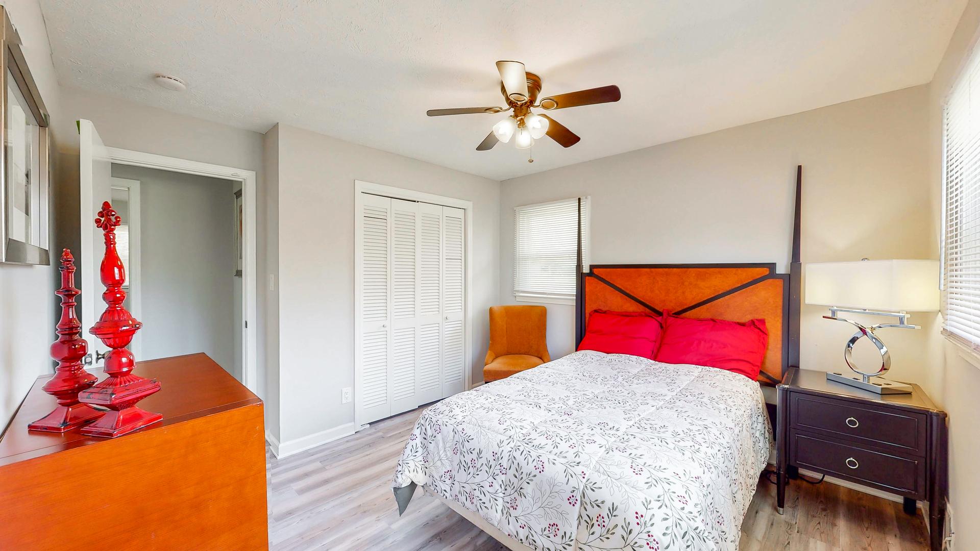 bedroom, detected: ceiling fan, window blind, bed