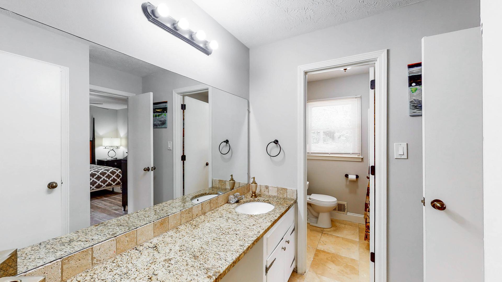 Bathroom(s)