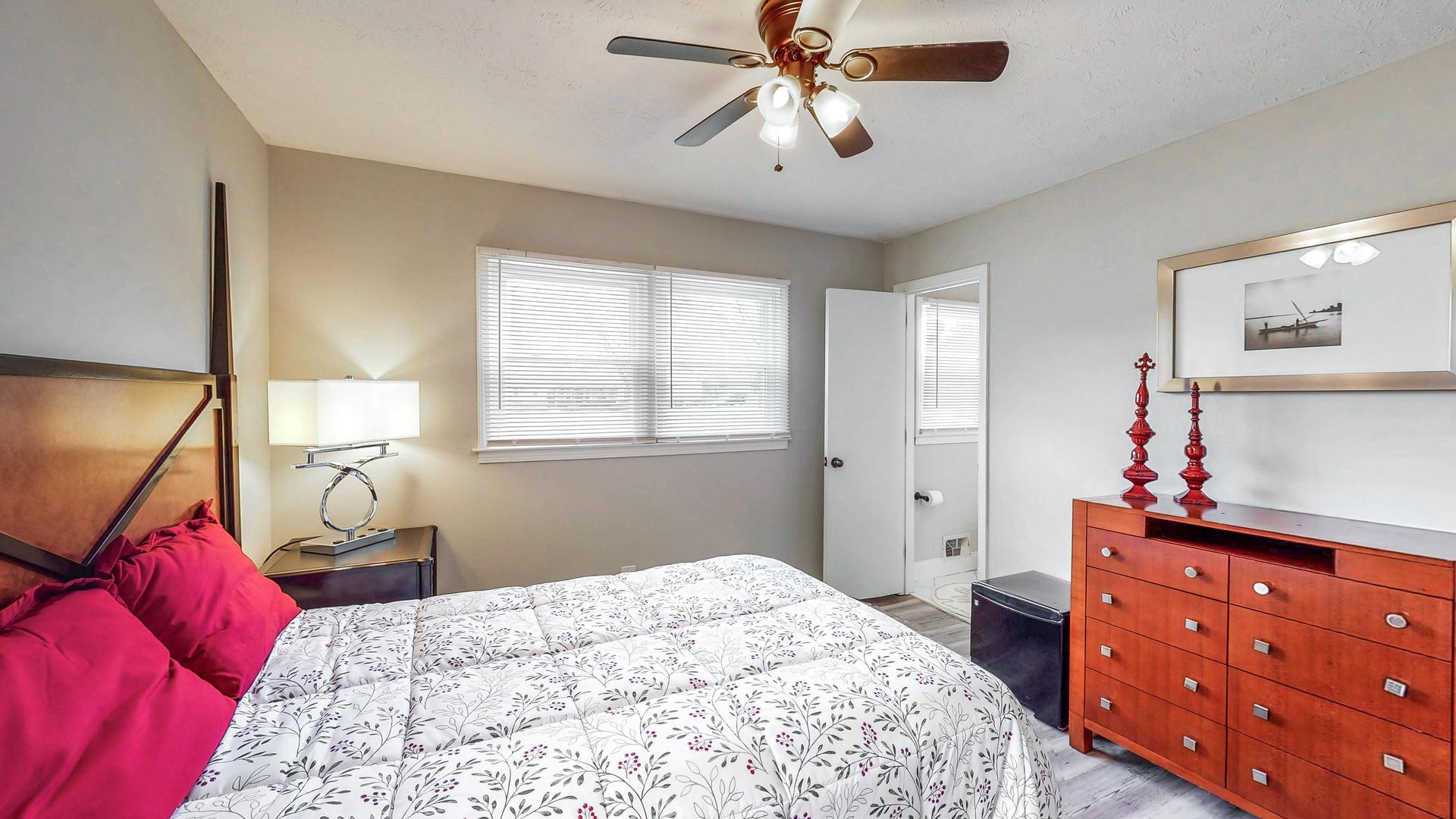 bedroom, detected: ceiling fan, window blind, bed