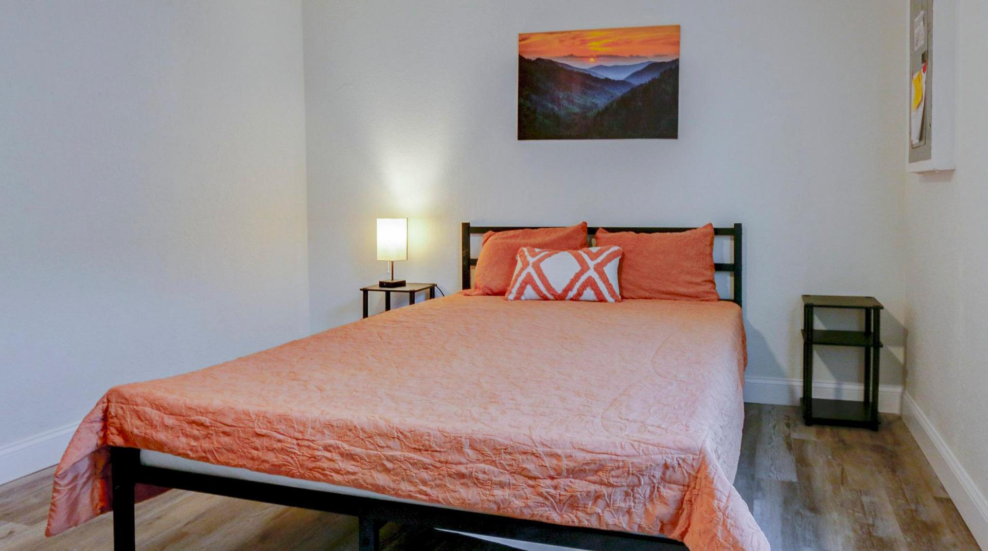 bedroom, detected:bed