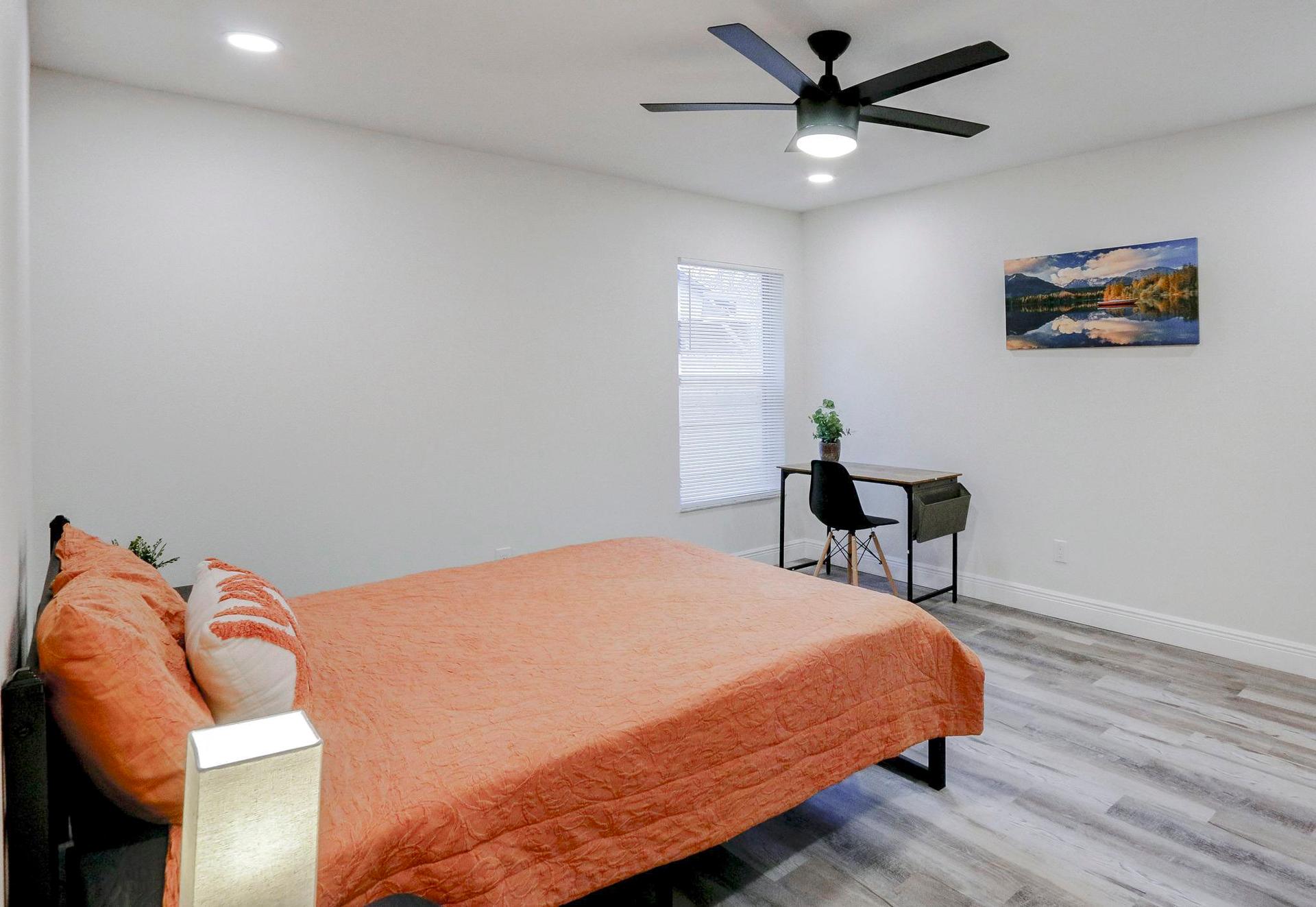 bedroom, detected:ceiling fan