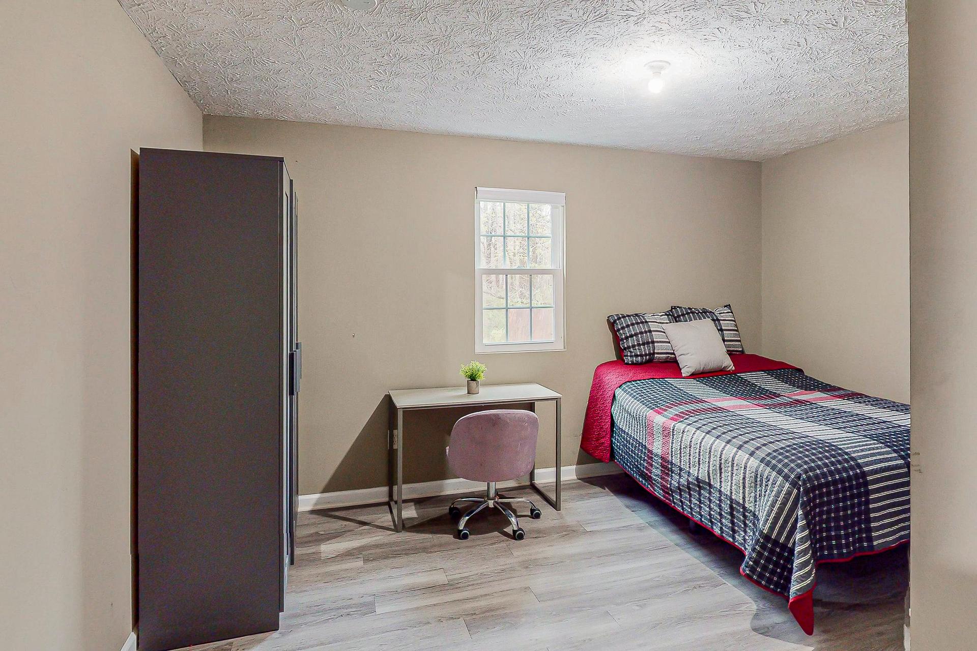bedroom, detected:bed, window blind