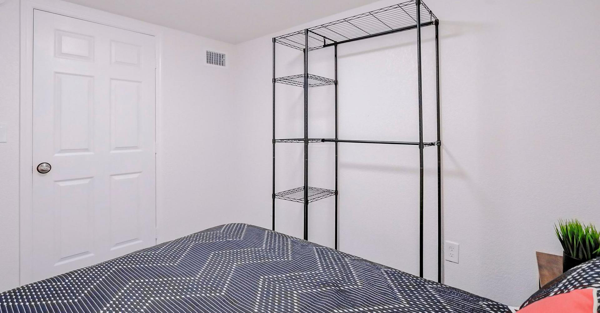 bedroom, detected:bed