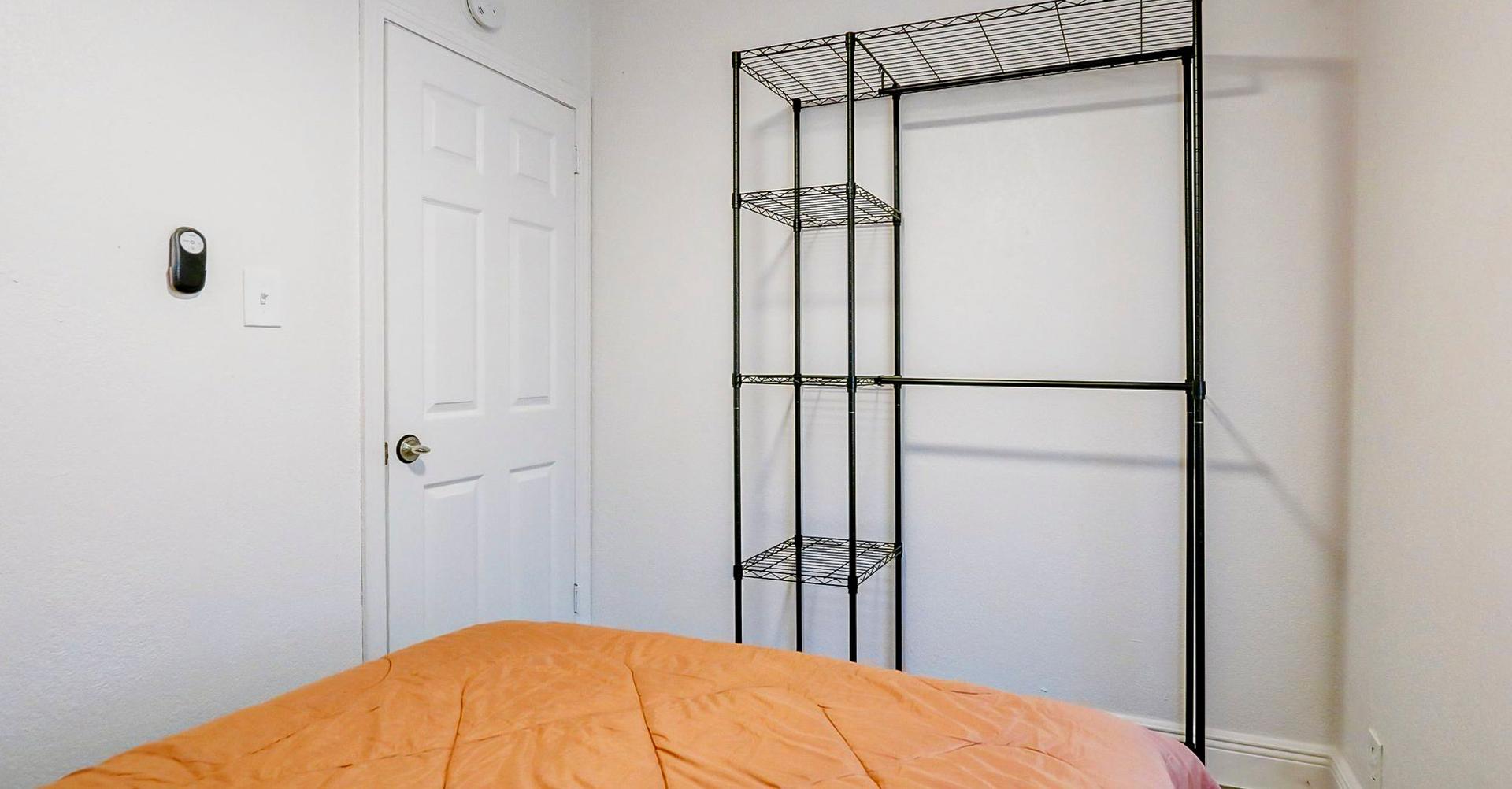 bedroom, detected:bed